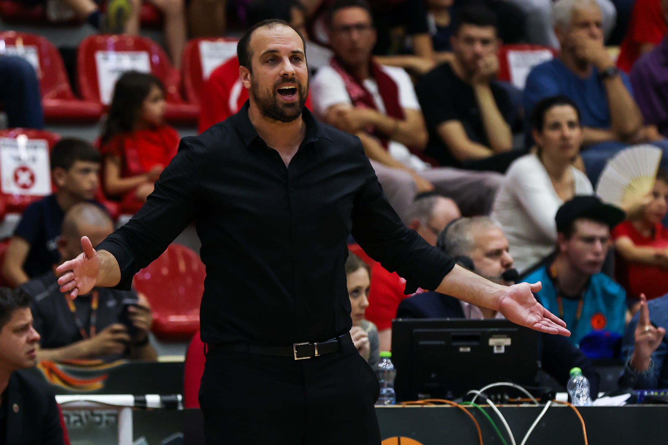 מאמן הפועל ירושלים יותם הלפרין