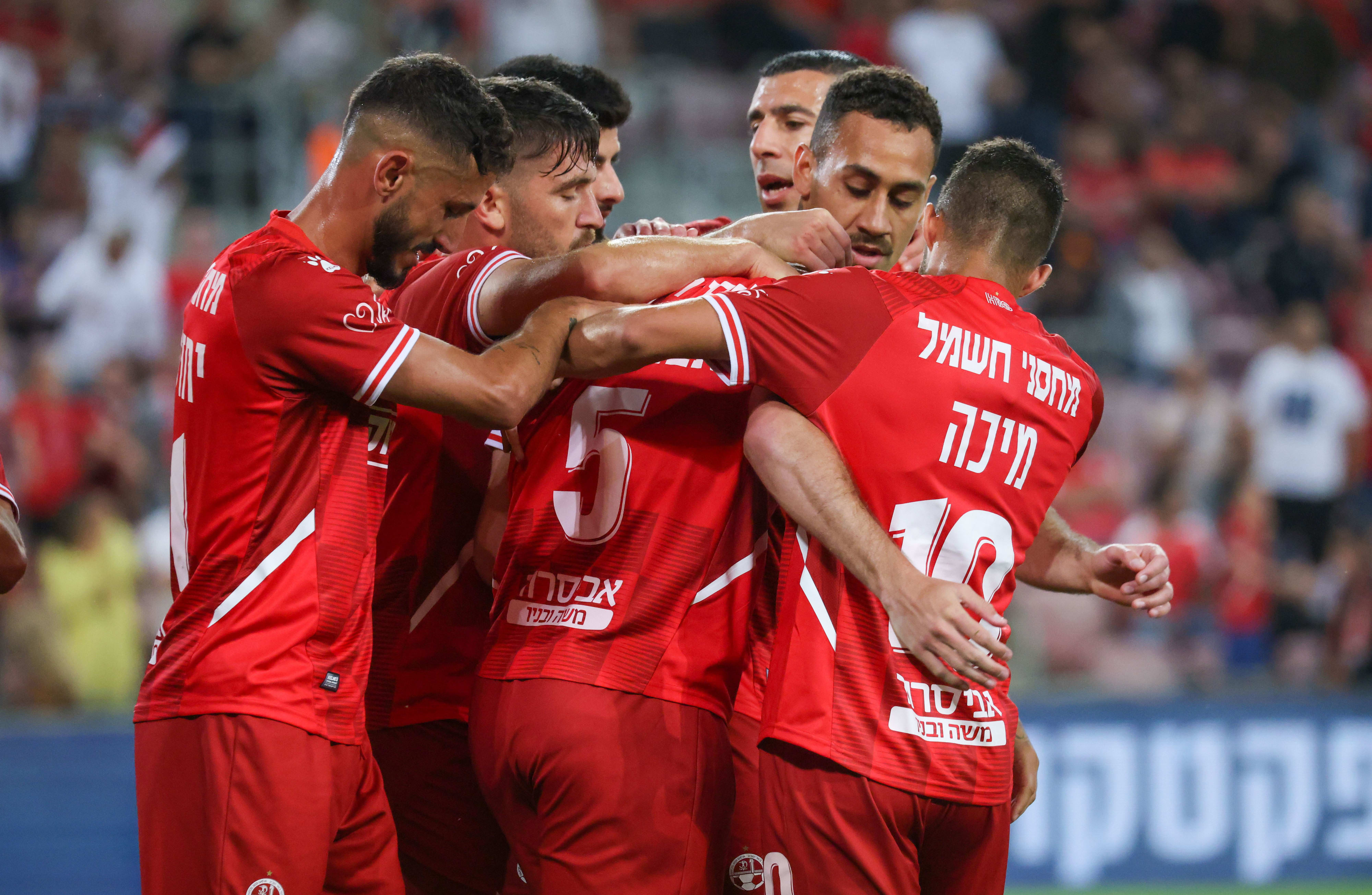 שחקני הפועל באר שבע חוגגים