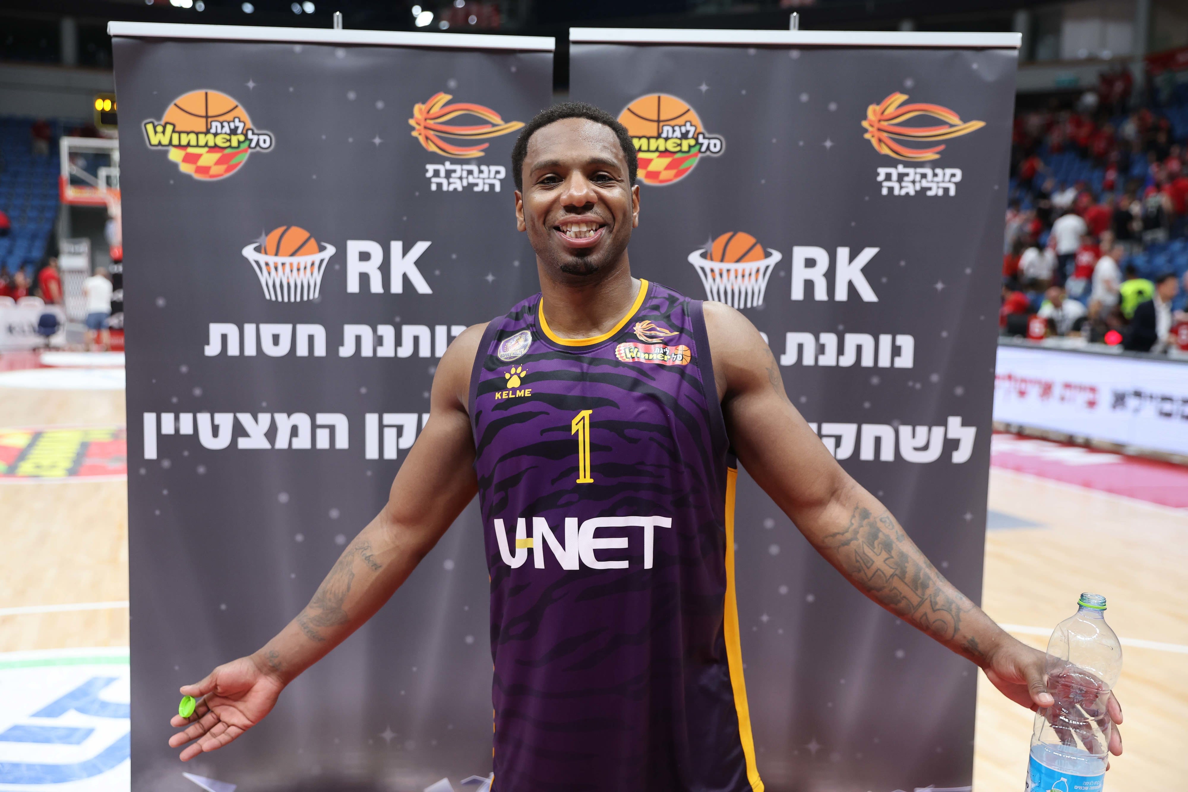 ג'ו רגלנד שחקן הפועל חולון