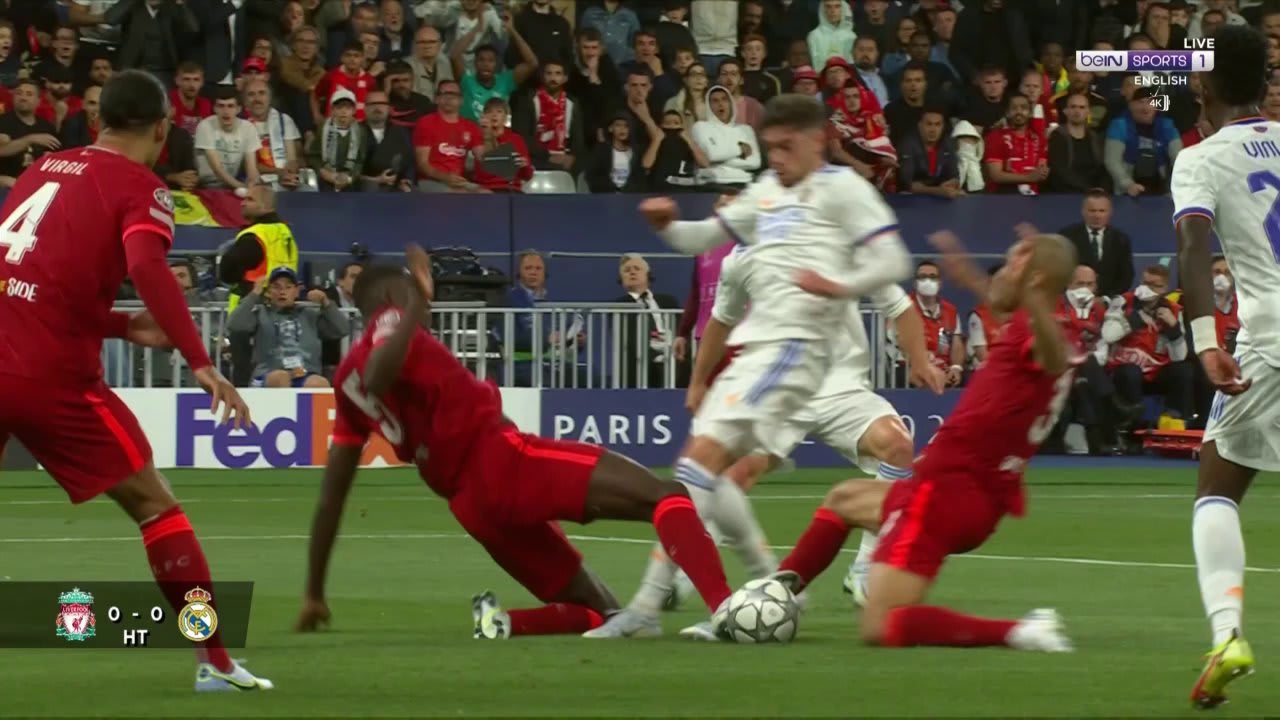 השער של קארים בנזמה נפסל במהלך גמר ליגת האלופות בין ריאל מדריד לליברפול