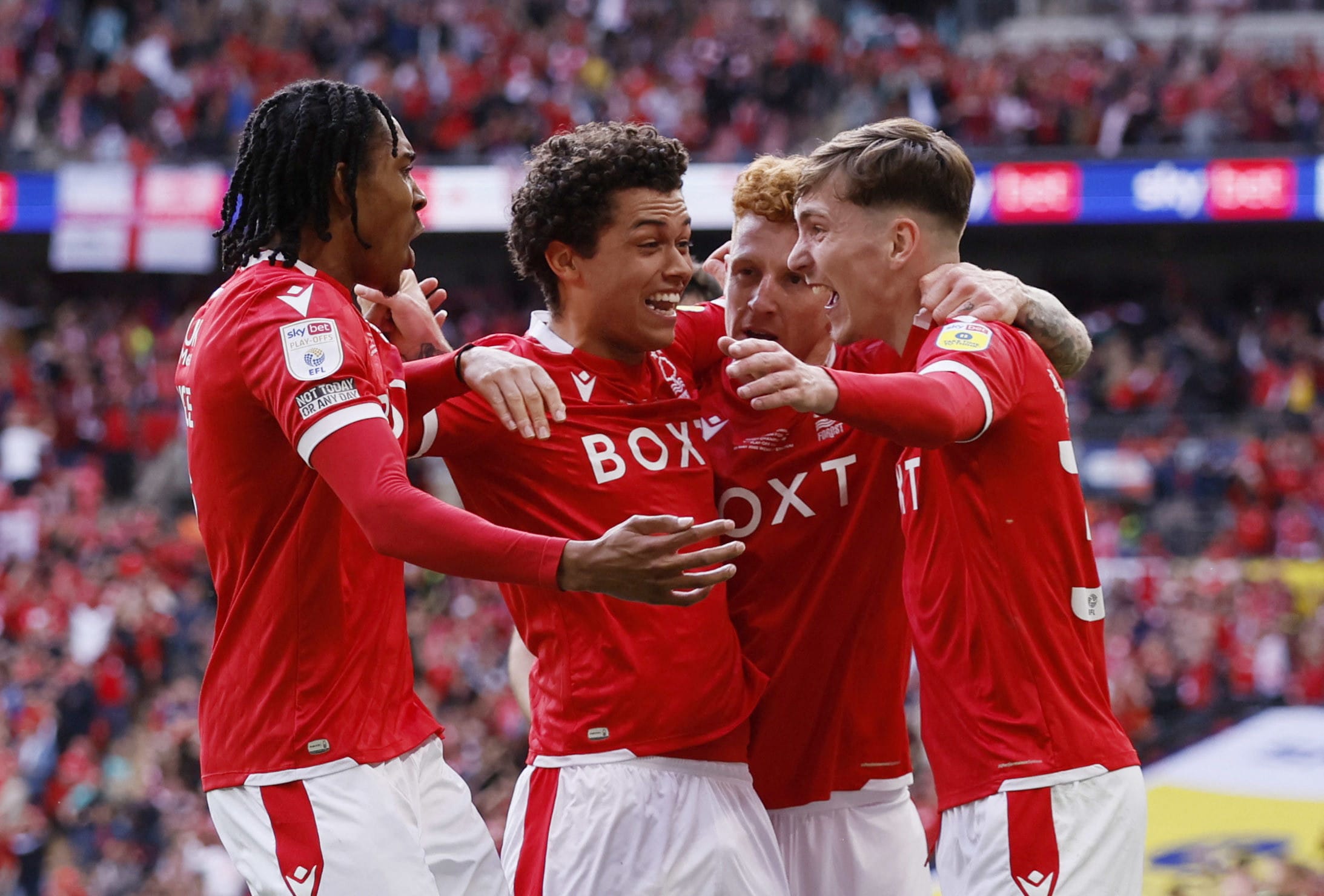 שחקני נוטינגהאם פורסט חוגגים שער