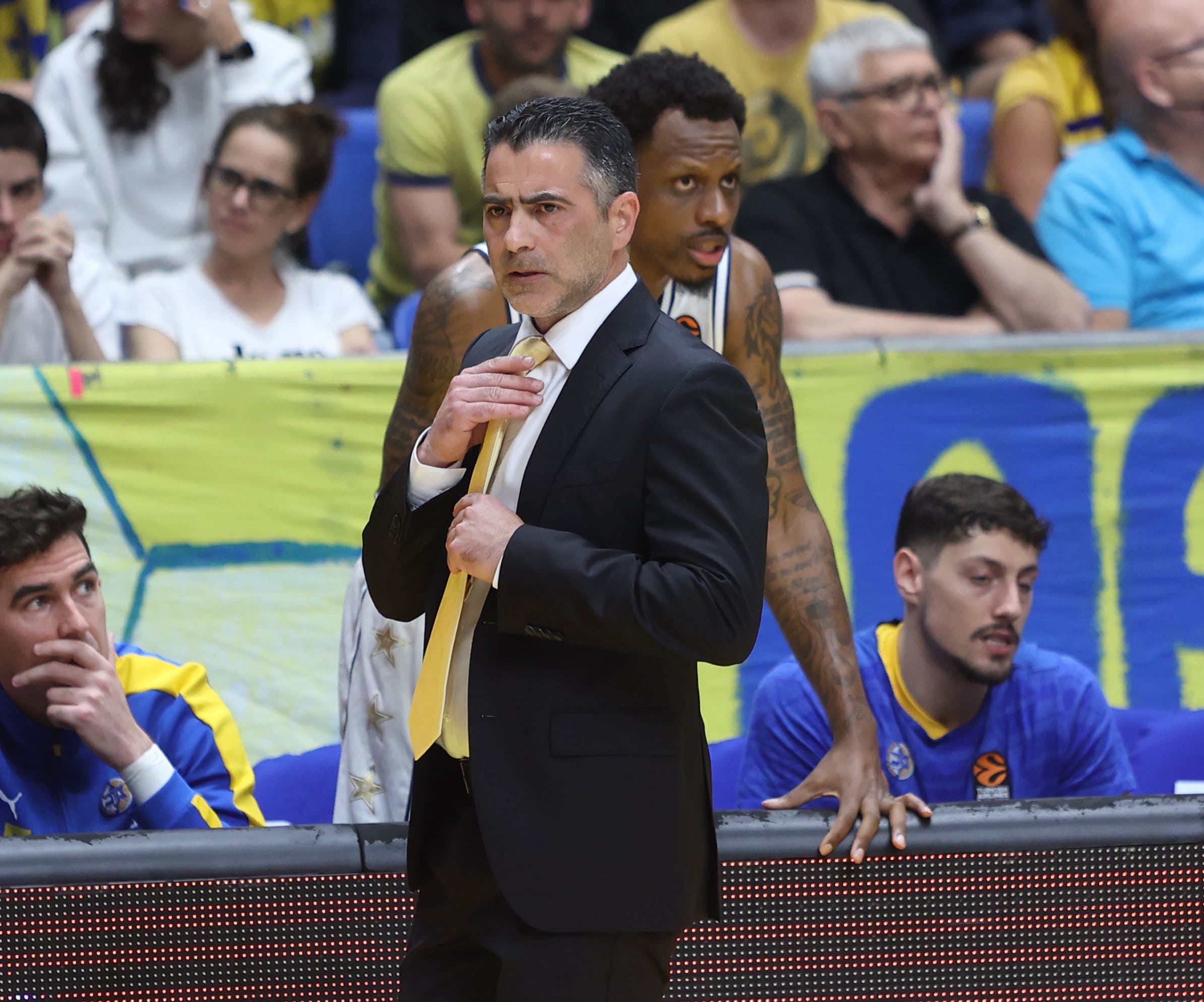 מאמן מכבי תל אביב אבי אבן