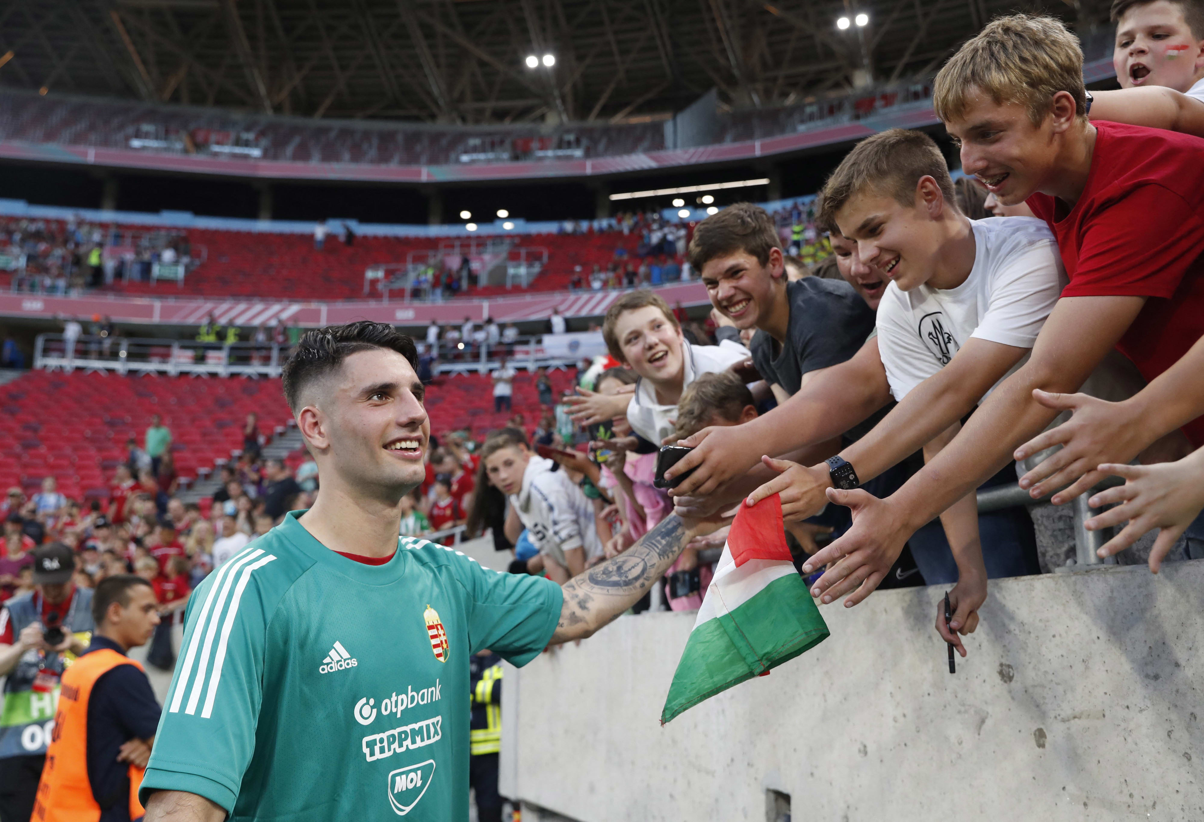 אוהדי נבחרת הונגריה ילדים מול אנגליה