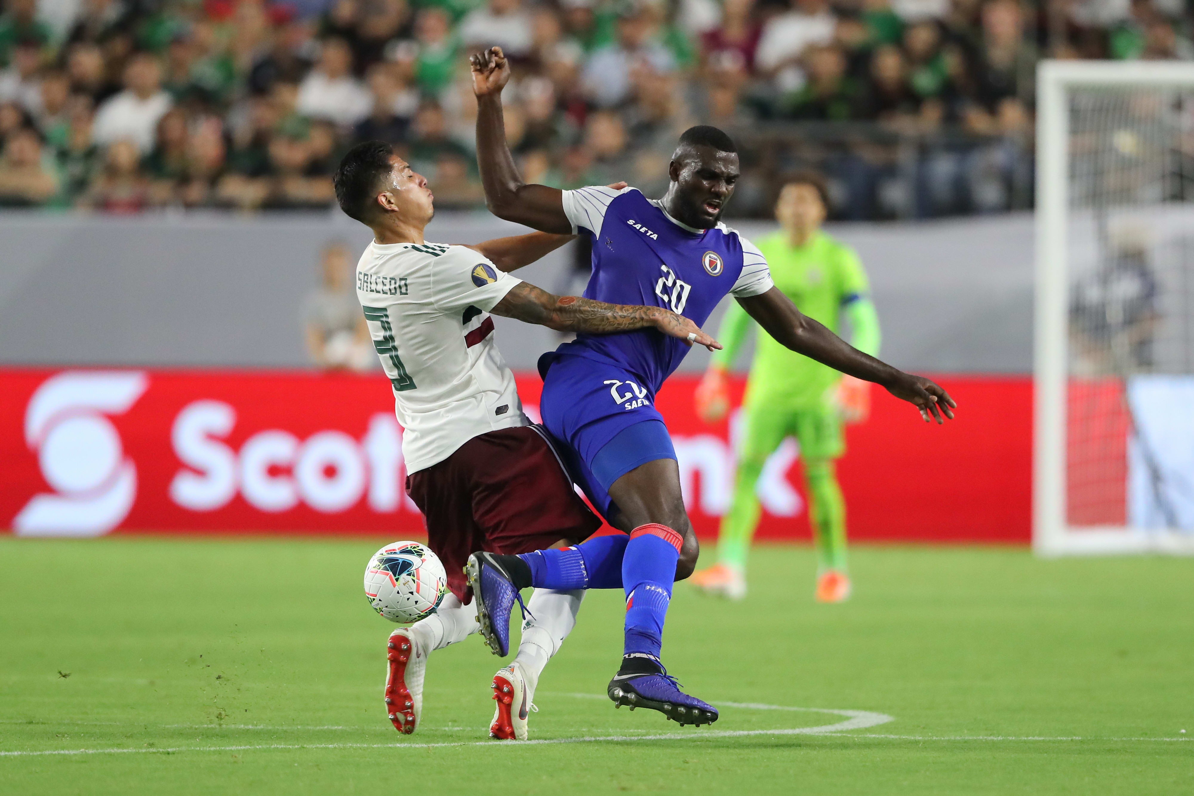 פרנצדי פיירו במדי נבחרת האיטי