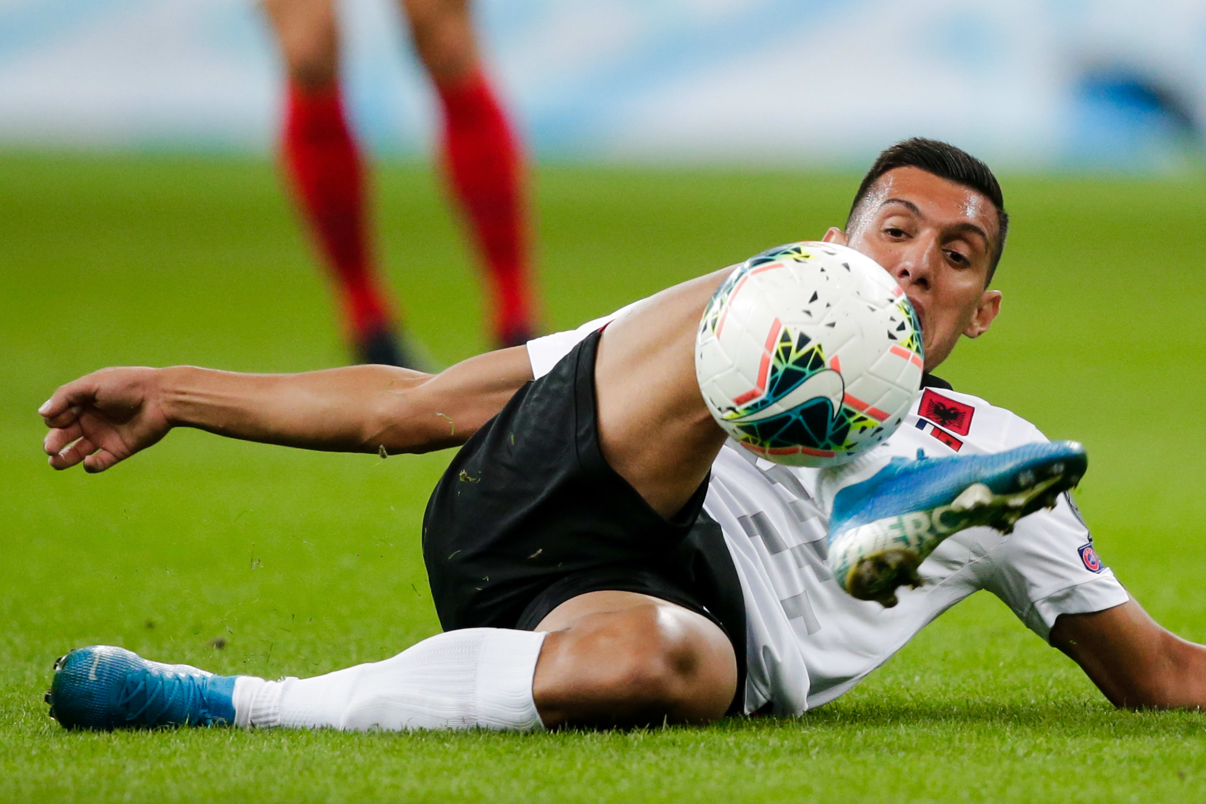 שחקן נבחרת אלבניה מירטו אוזוני