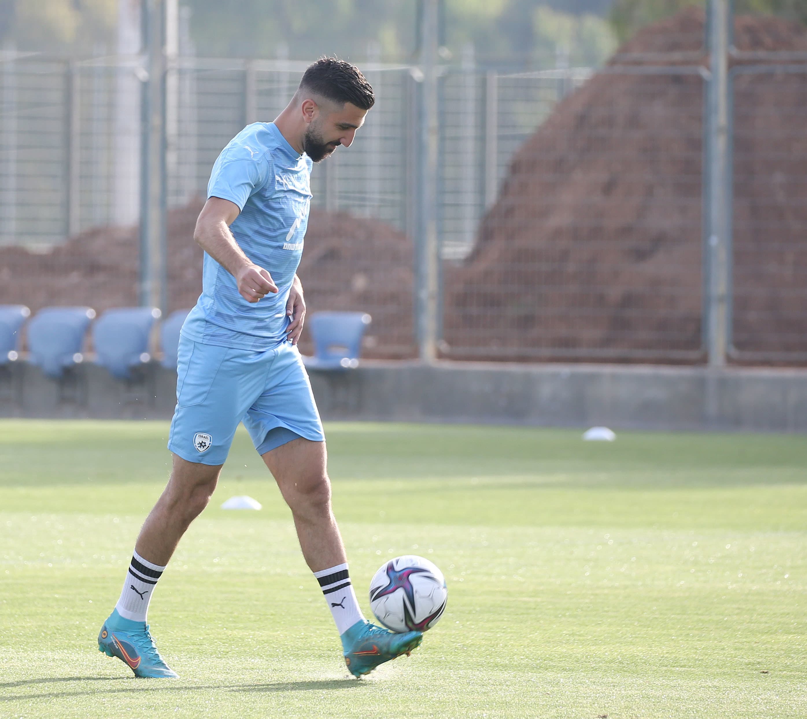 מונס דאבור, חלוץ נבחרת ישראל