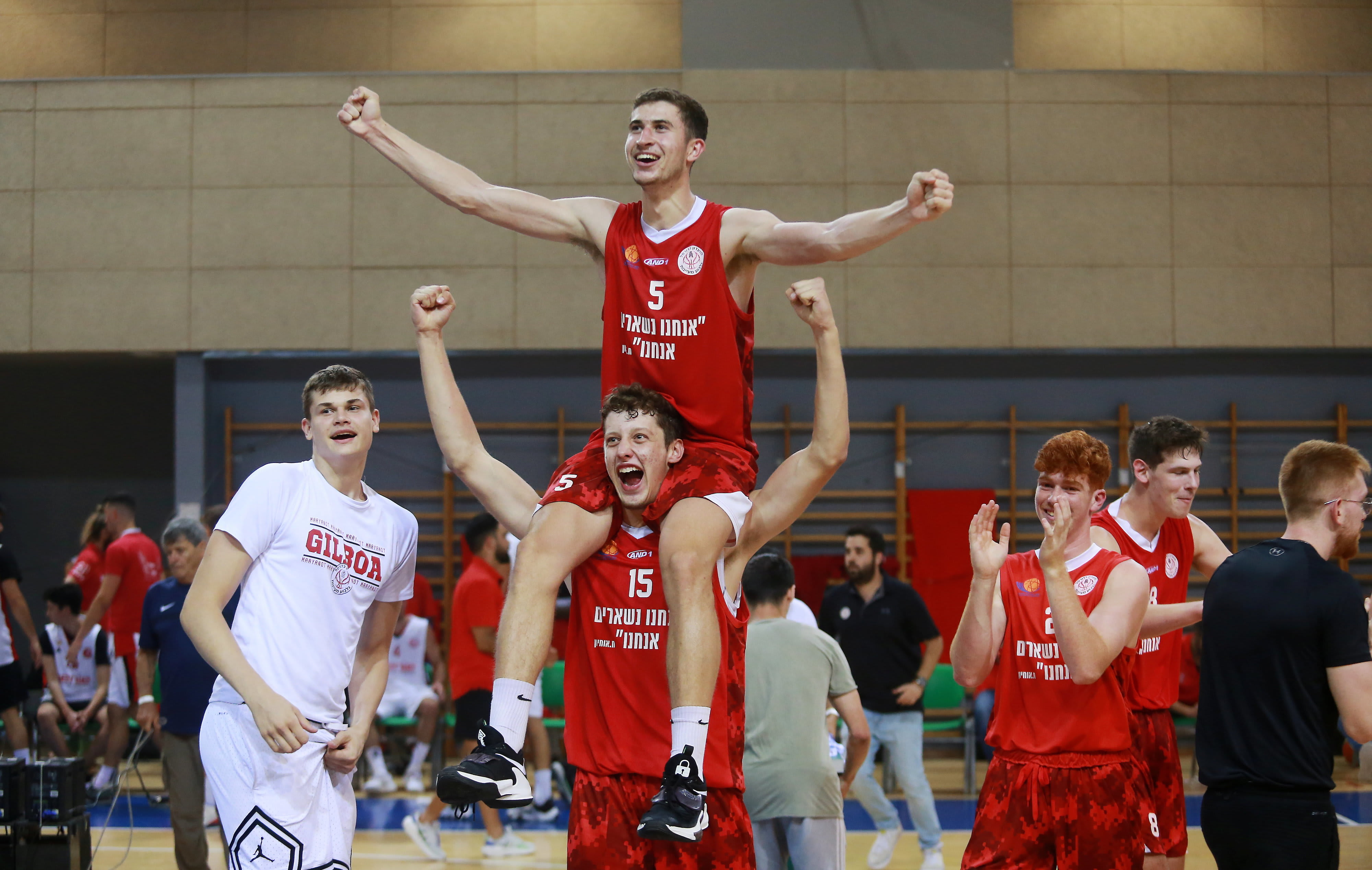 הפועל גלבוע/מעיינות אלופת ישראל בכדורסל לנוער