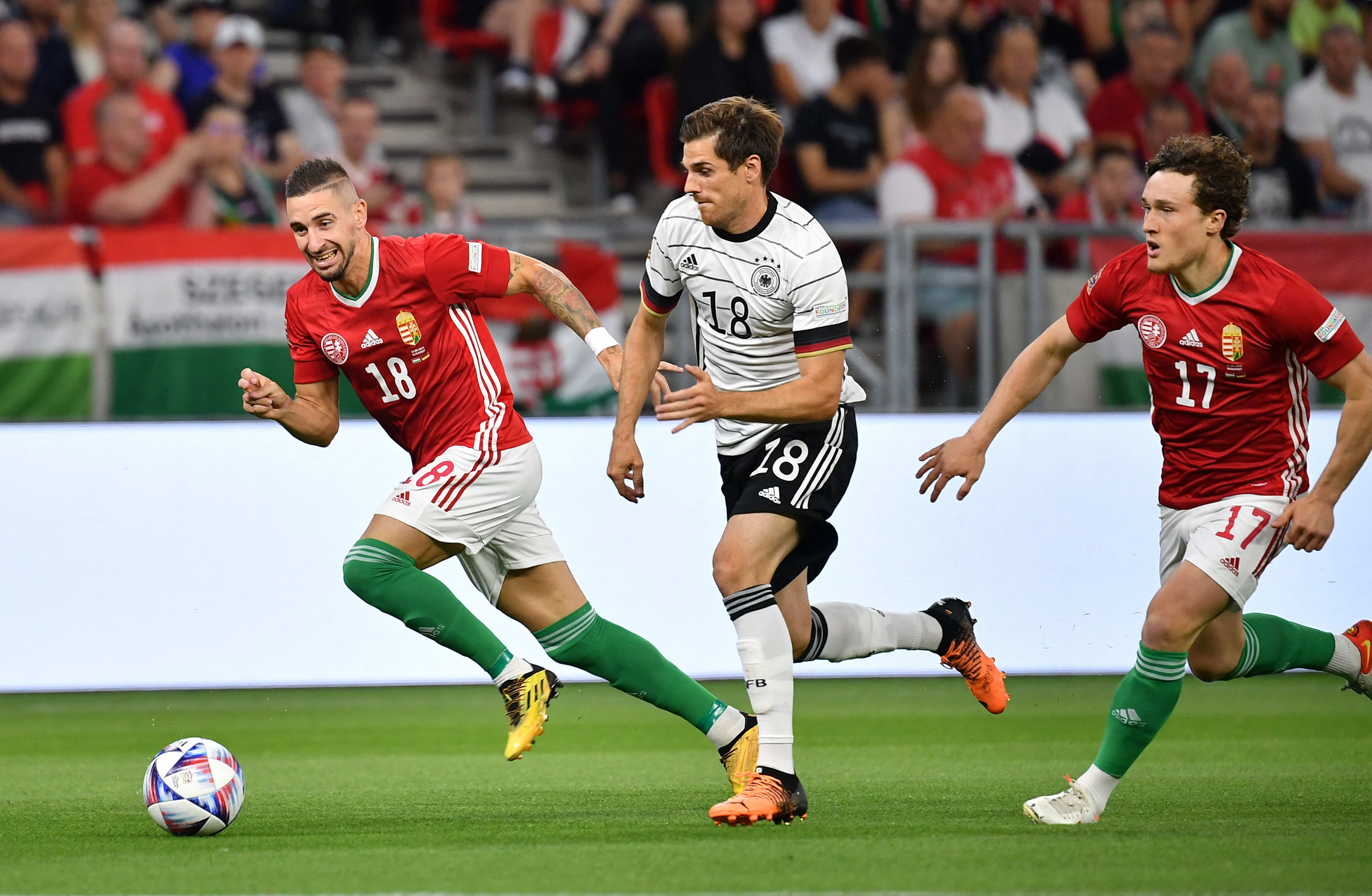 יונאס הופמן שחקן נבחרת גרמניה מול זולט נאג' שחקן נבחרת הונגריה