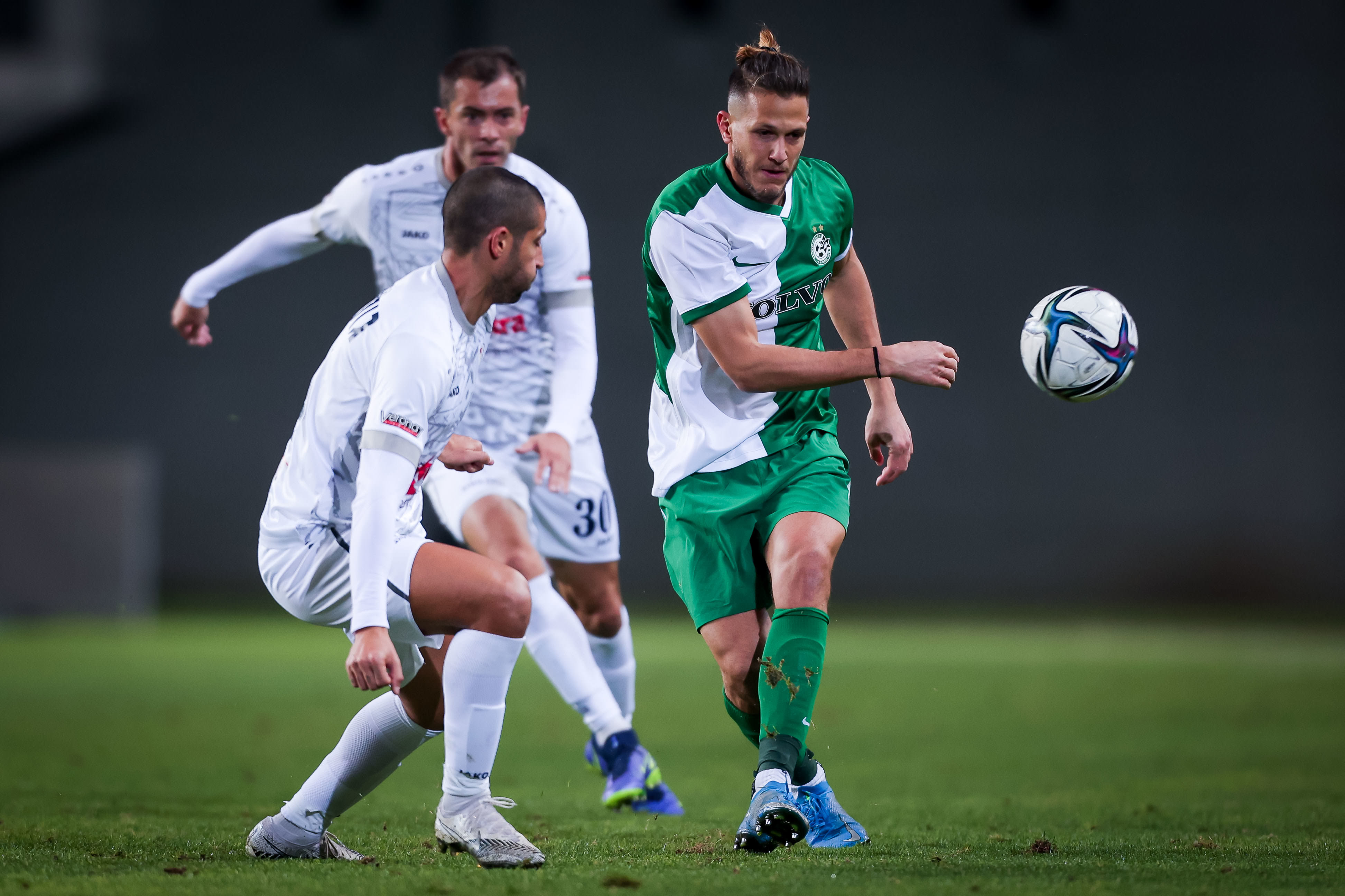 רמי גרשון שחקן מכבי חיפה מול חגי גולדנברג שחקן בני סכנין