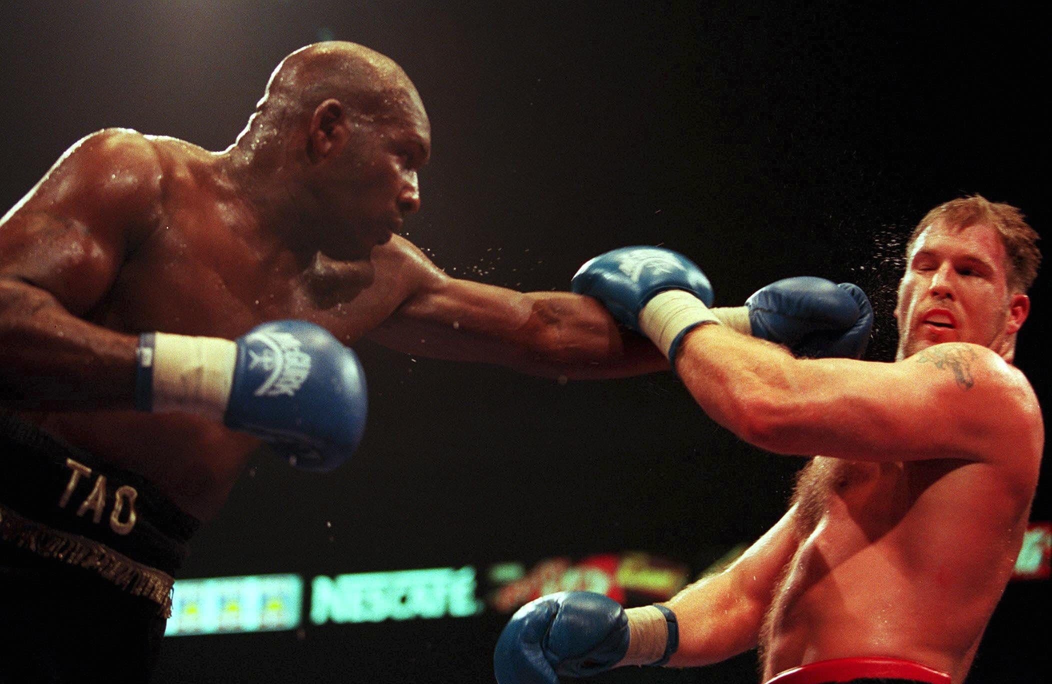 המתאגרף ג'וליוס פרנסיס בשנת 2000