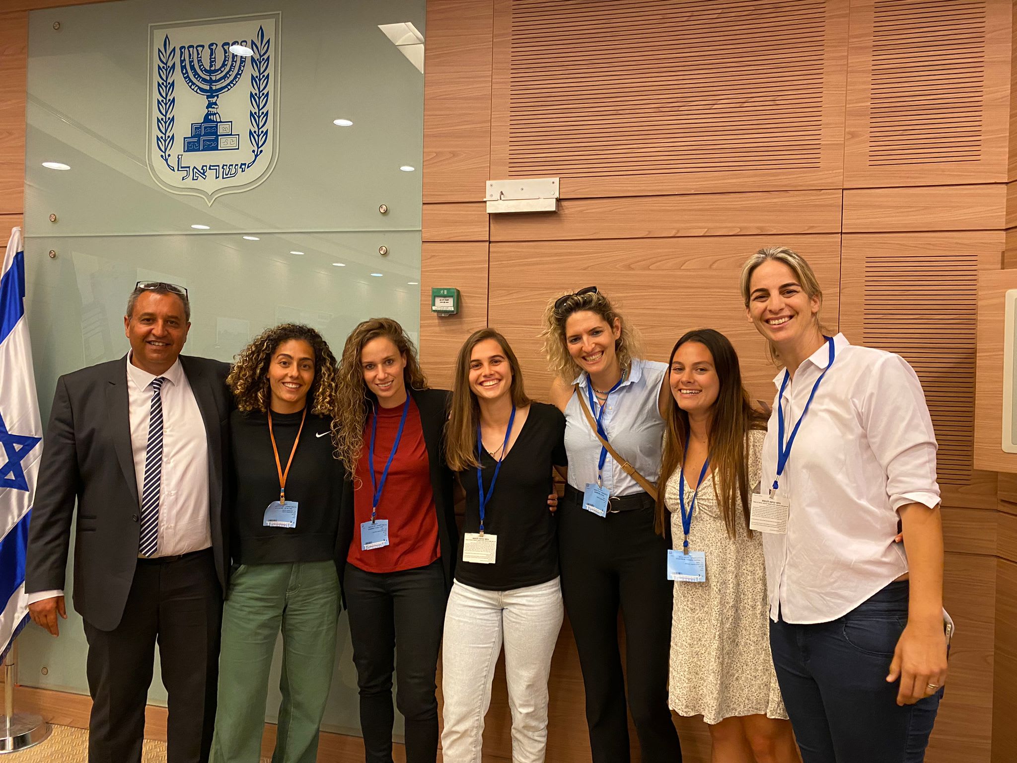 חבר הכנסת סימון דוידסון עם נציגות ארגון השחקניות