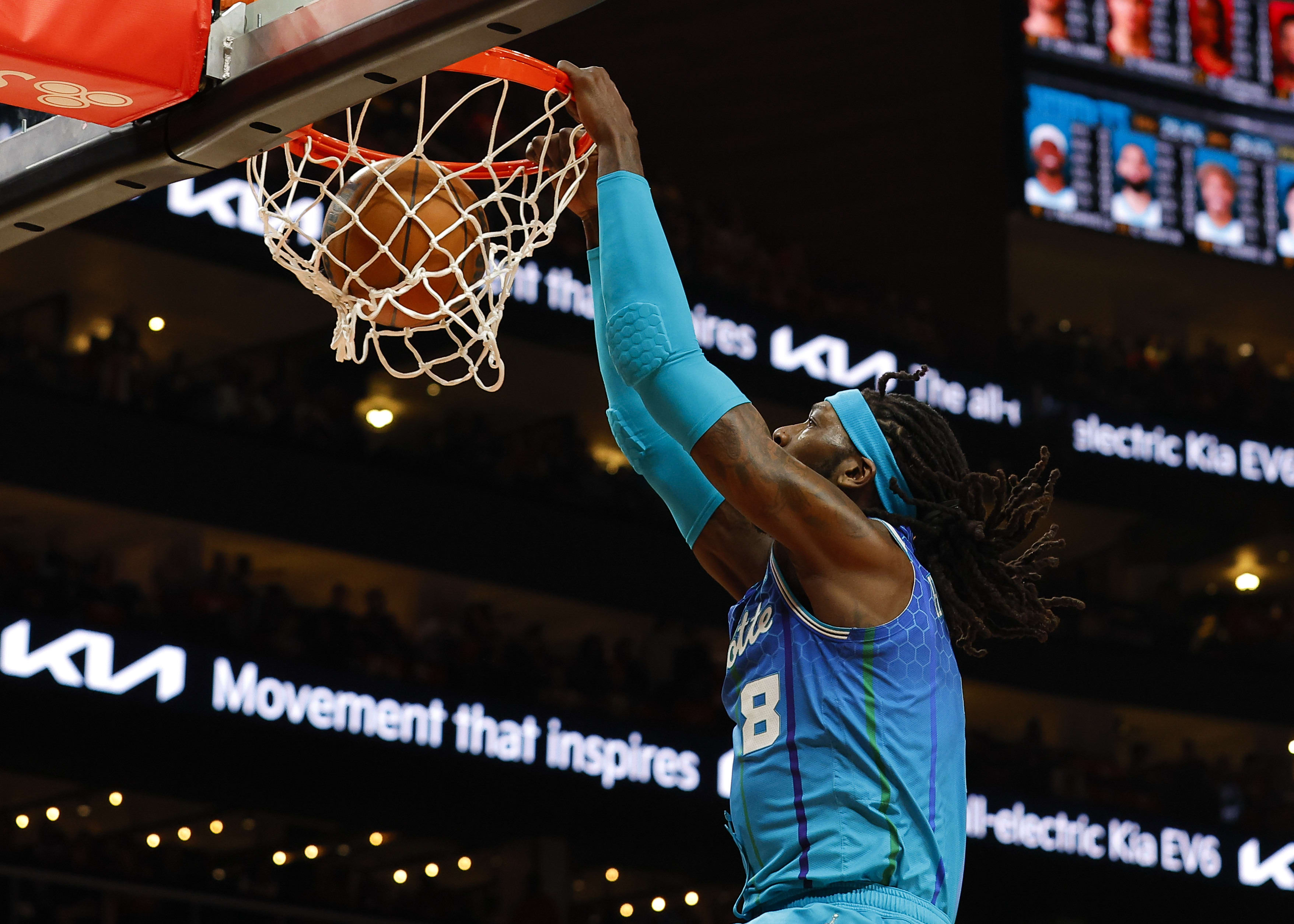 מונטרז הארל, שארלוט הורנטס