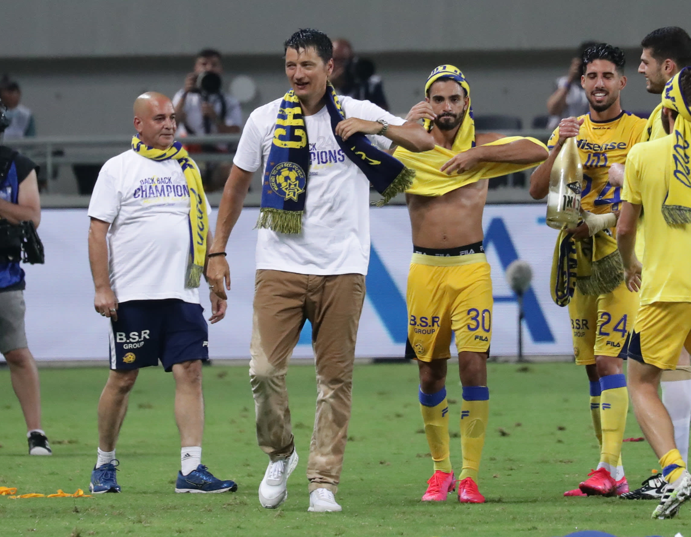 ולאדן איביץ' מאמן מכבי תל אביב בחגיגות האליפות