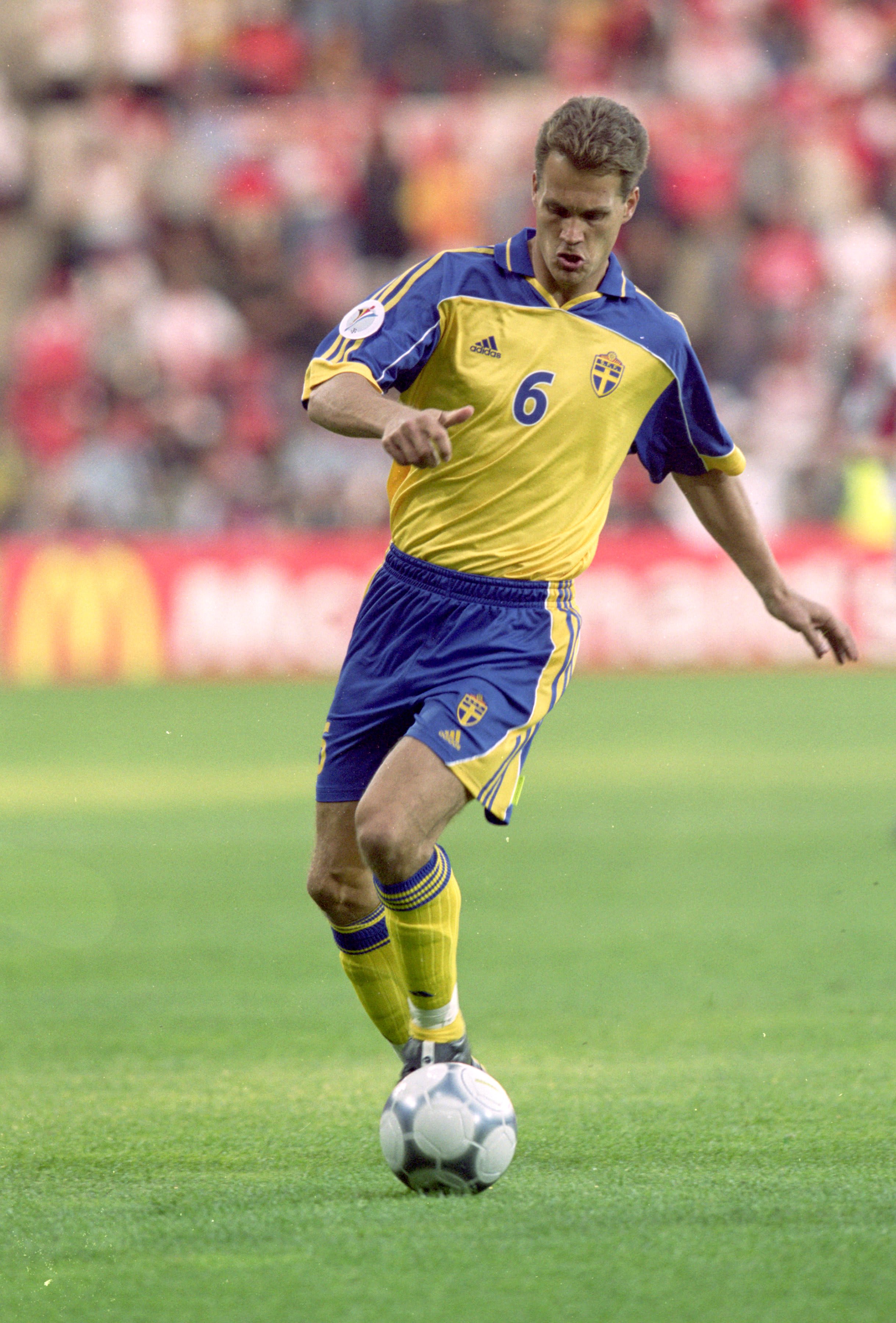גארי סונדגרן במדי נבחרת שבדיה בשנת 2000