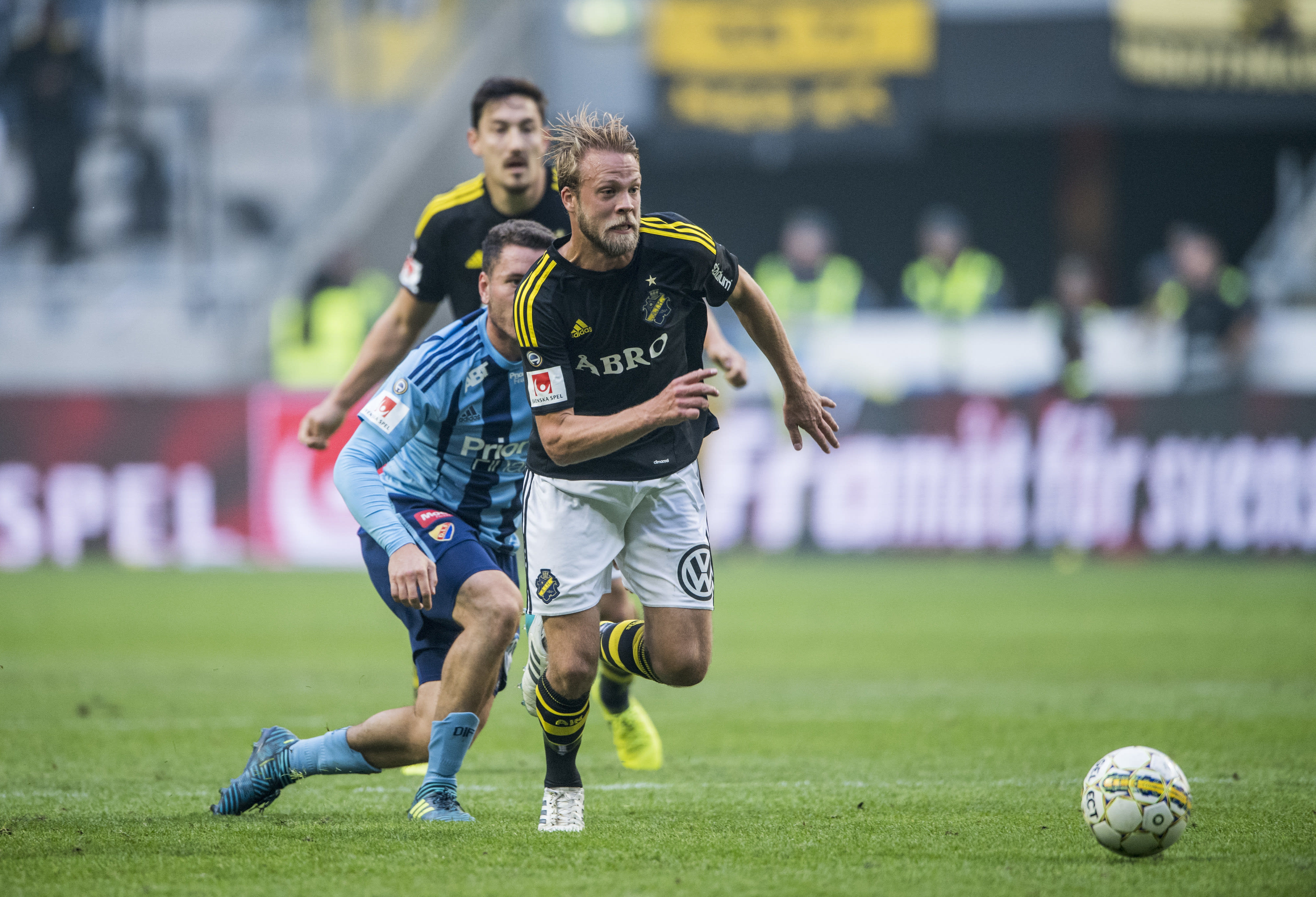 דניאל סונדגרן במדי א.י.ק שטוקהולם