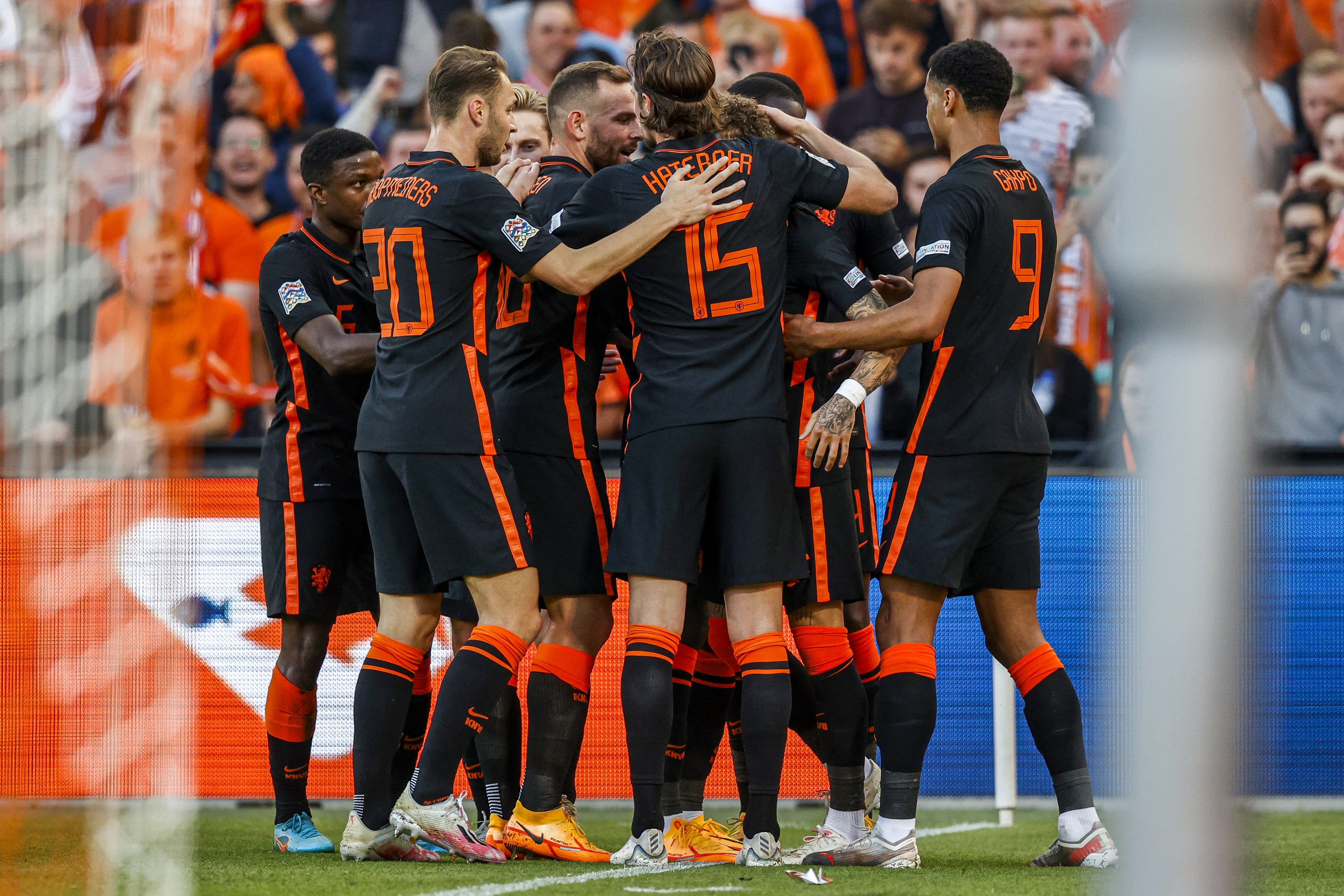 שחקני נבחרת הולנד חוגגים