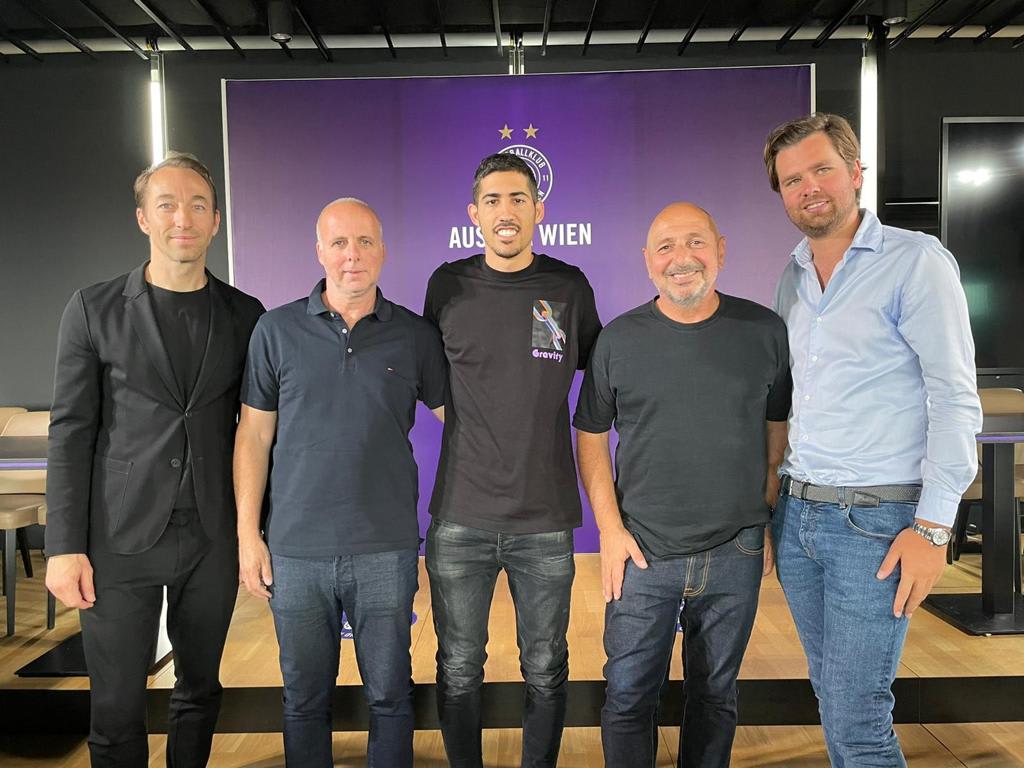 מתן בלטקסה חותם באוסטריה וינה