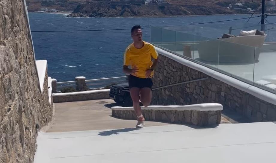 בצבעי מכבי ת"א. רמז או סתם במקרה?