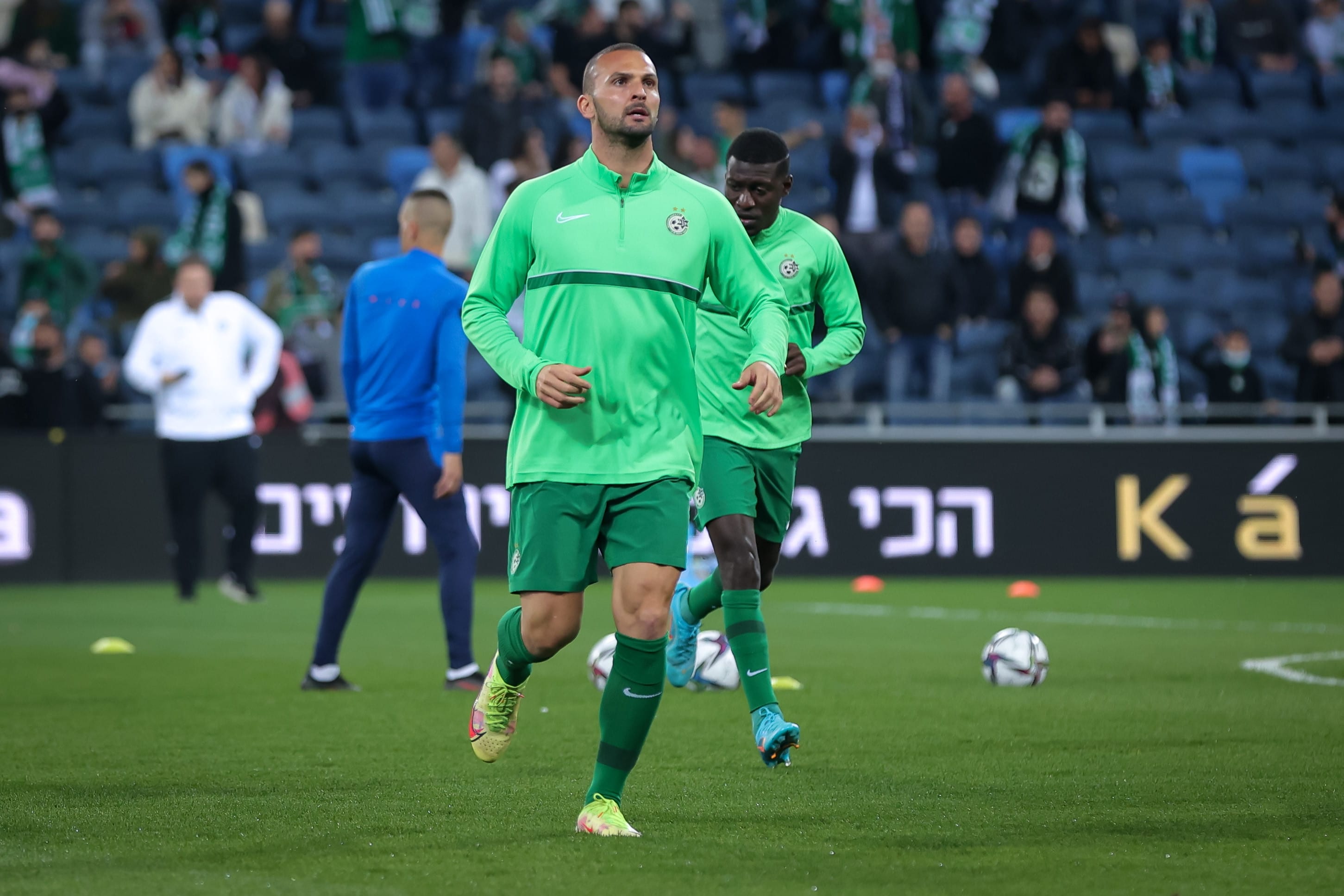 בן שהר שחקן מכבי חיפה בחימום