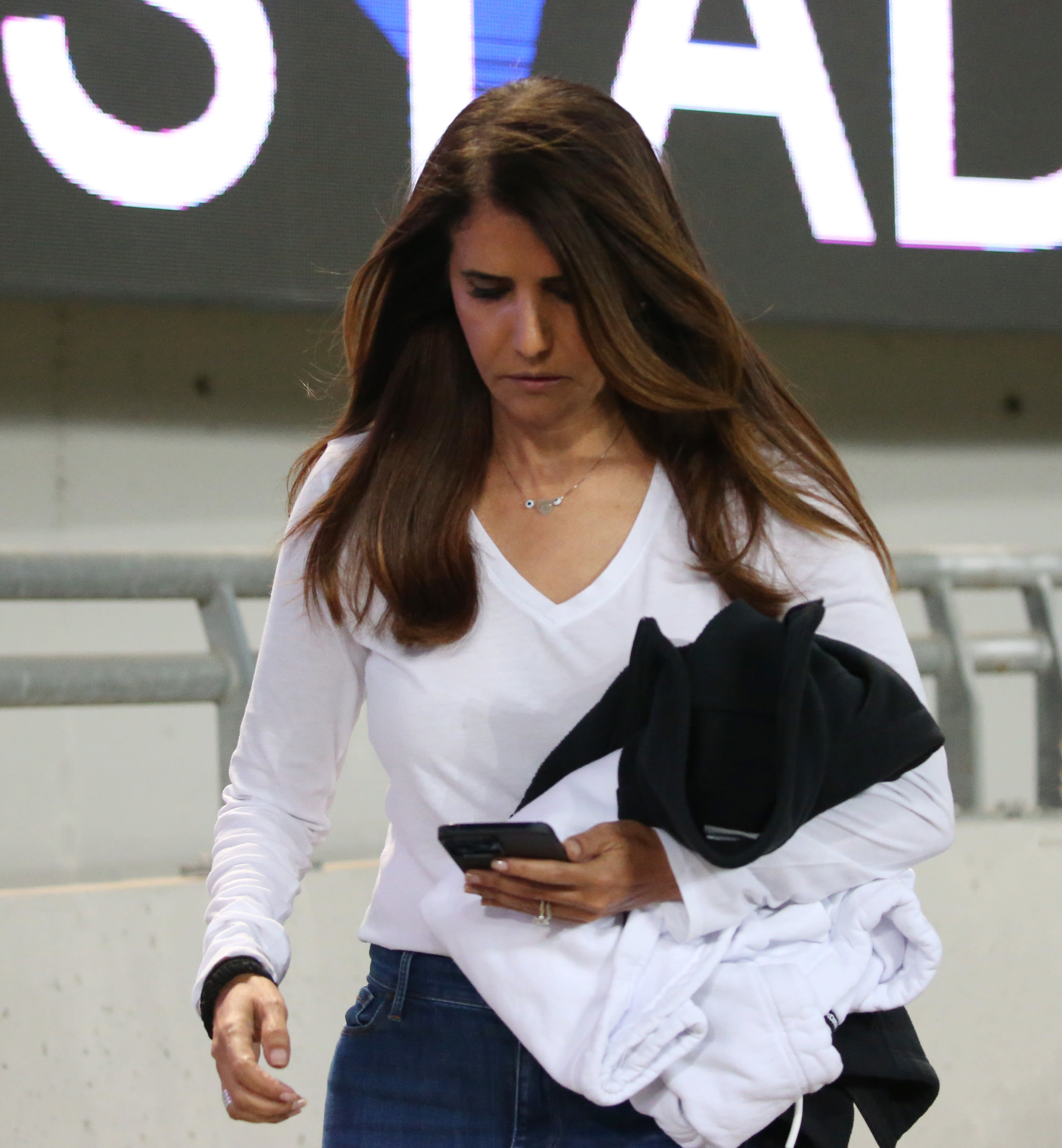 אלונה ברקת בעלת הפועל באר שבע