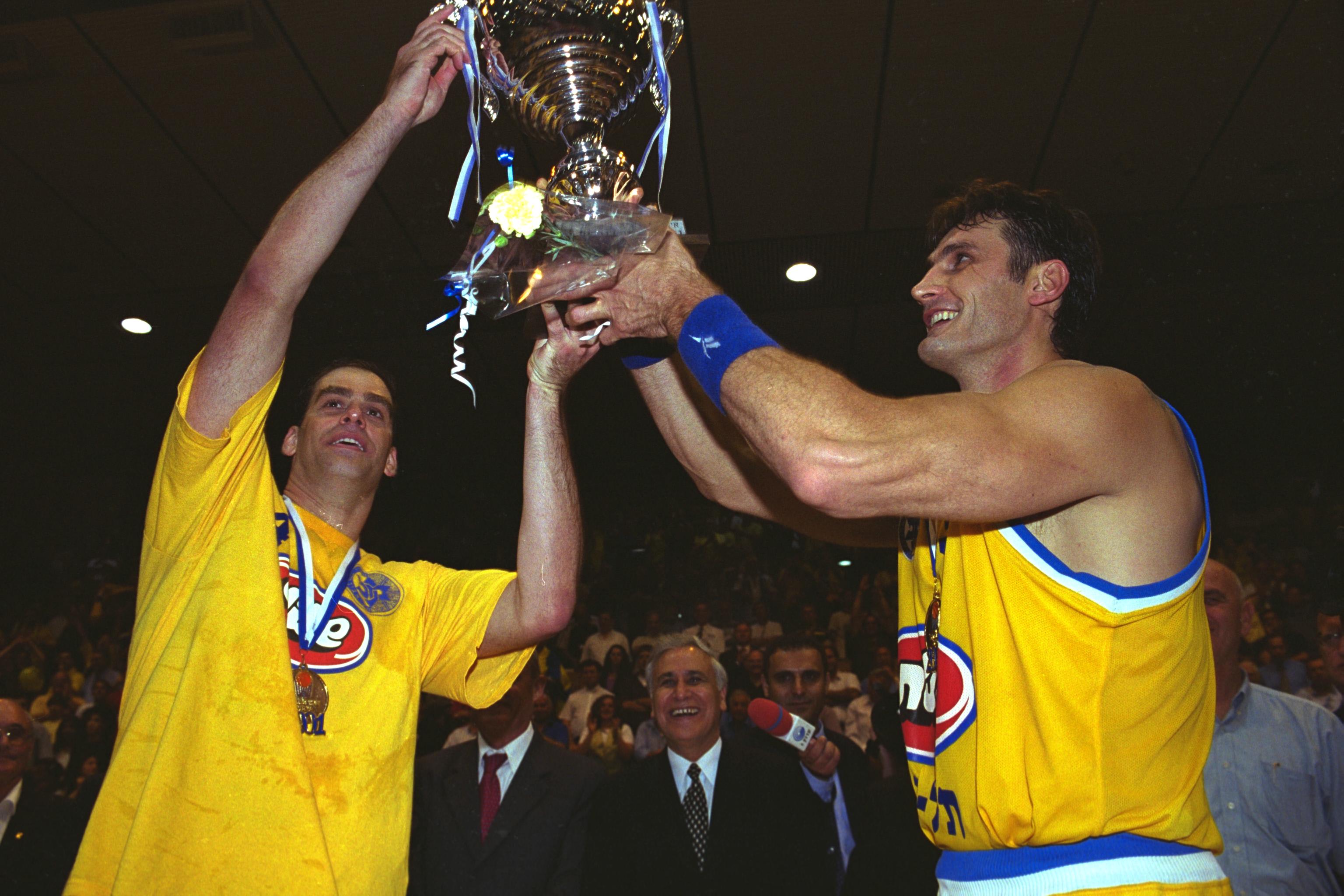 ראדיסב צ'ורצ'יץ' עם נדב הנפלד ב-2001