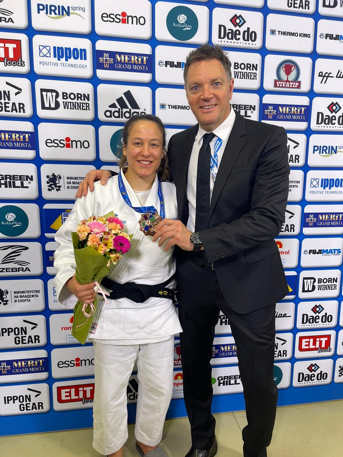 גילי שריר עם מאמנה שני הרשקו