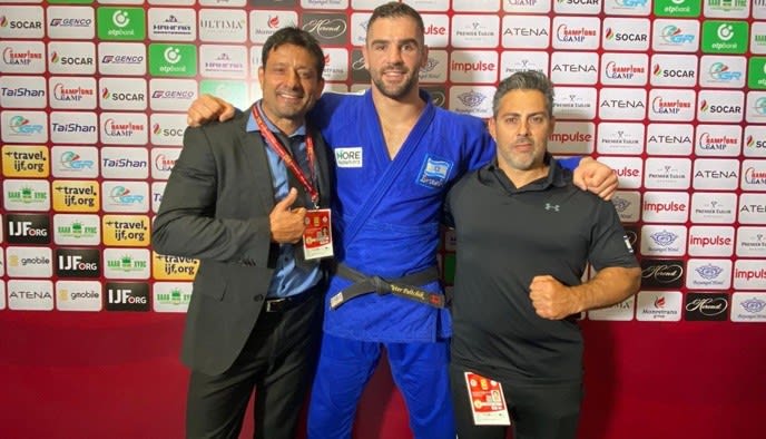 פיטר פלצ'יק עם אורן סמדג'ה אחרי הזכייה במדליית ארד בגרנד סלאם מונגוליה