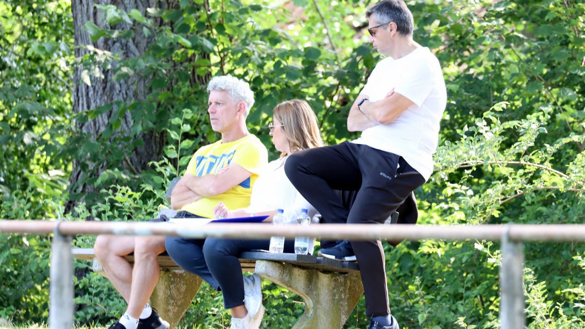 נציג הבעלים של מכבי תל אביב, ג'ק אנגלידיס, עם מיטש גולדהאר