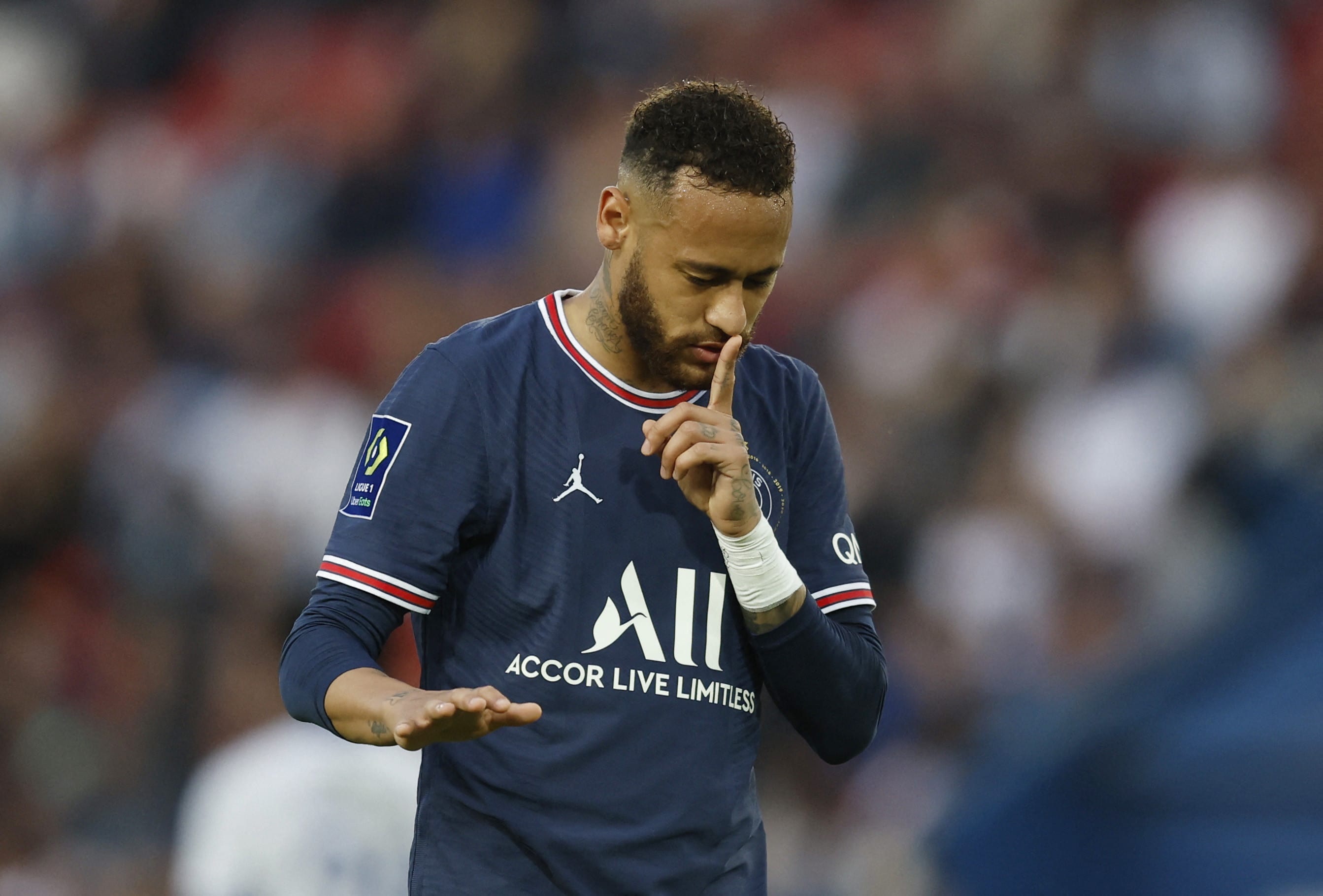 ניימאר שחקן פריז סן ז'רמן חוגג שער