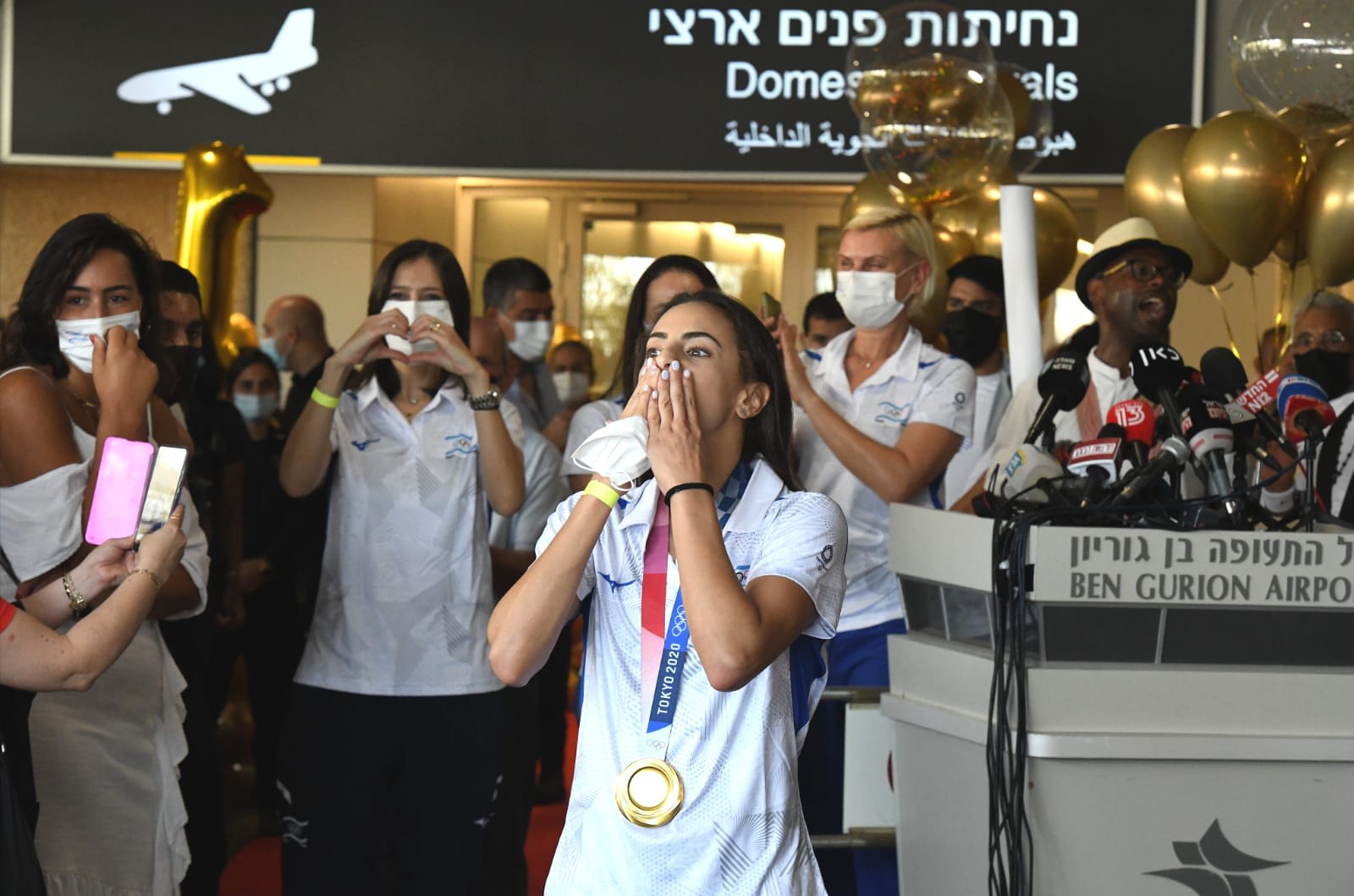 קבלת הפנים של לינוי אשרם בנתב"ג אחרי החזרה מטוקיו עם איילת זוסמן