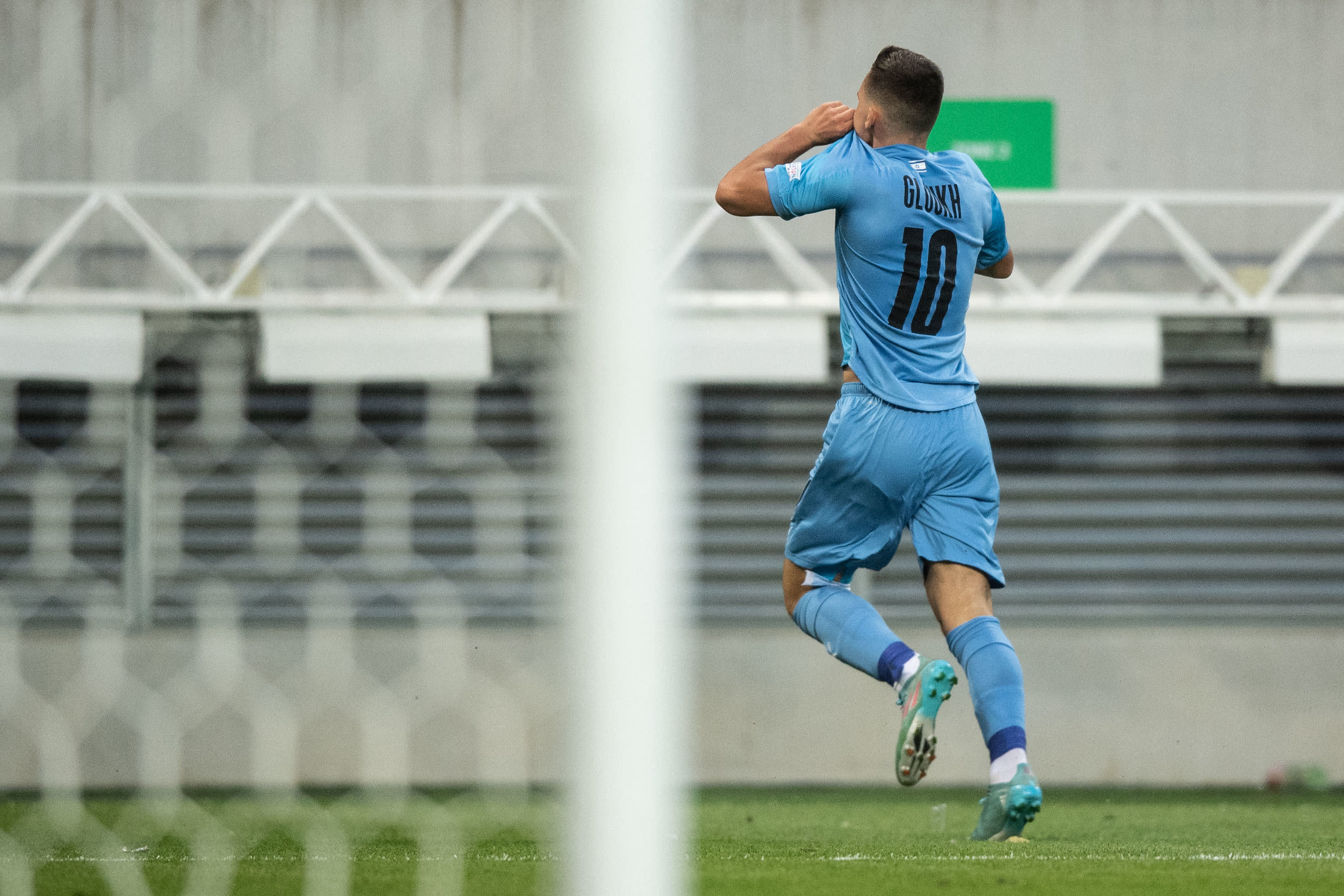 אוסקר גלוך, שחקן נבחרת הנוער של ישראל