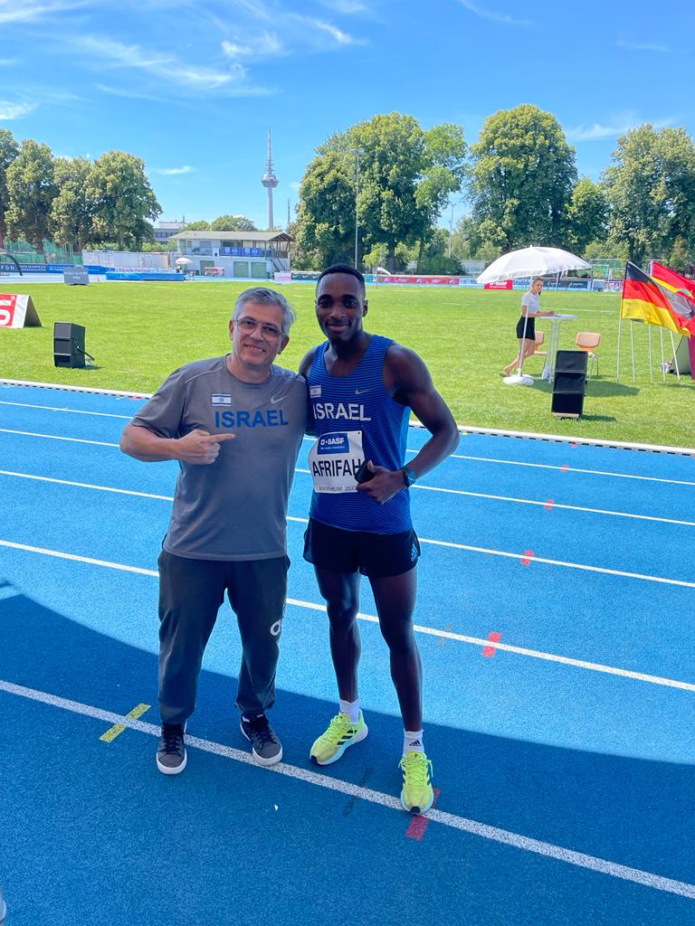 אצן ישראלי בלסינג אפריפה עם המאמן איגור בלון