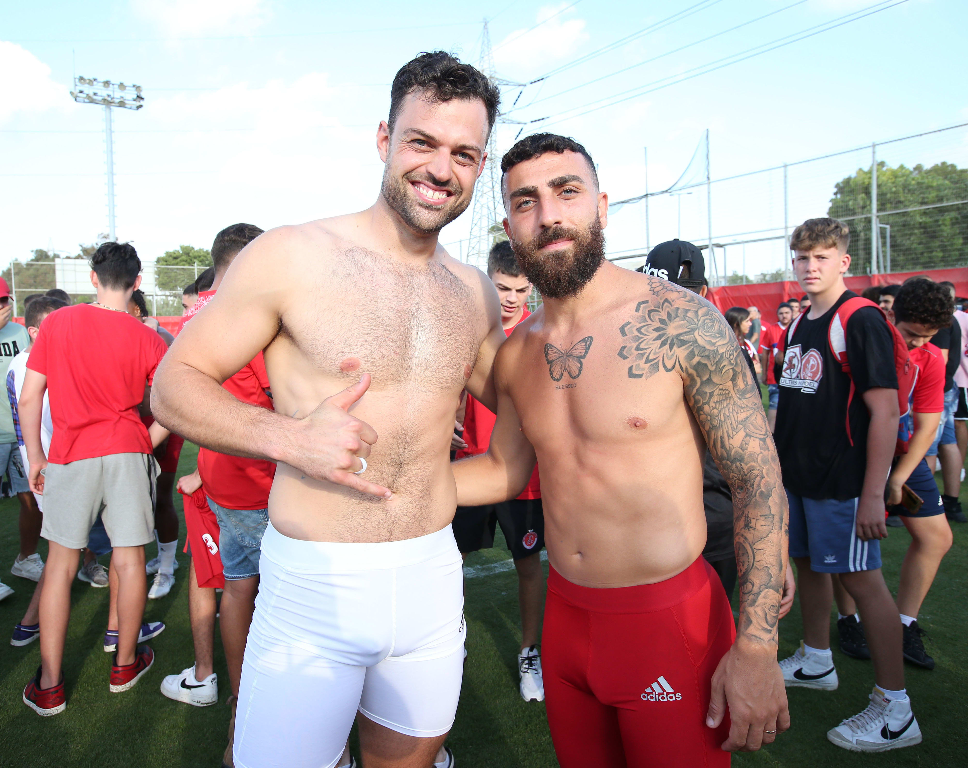 סטפן מרינוביץ' שוער הפועל תל אביב עם דור אלו