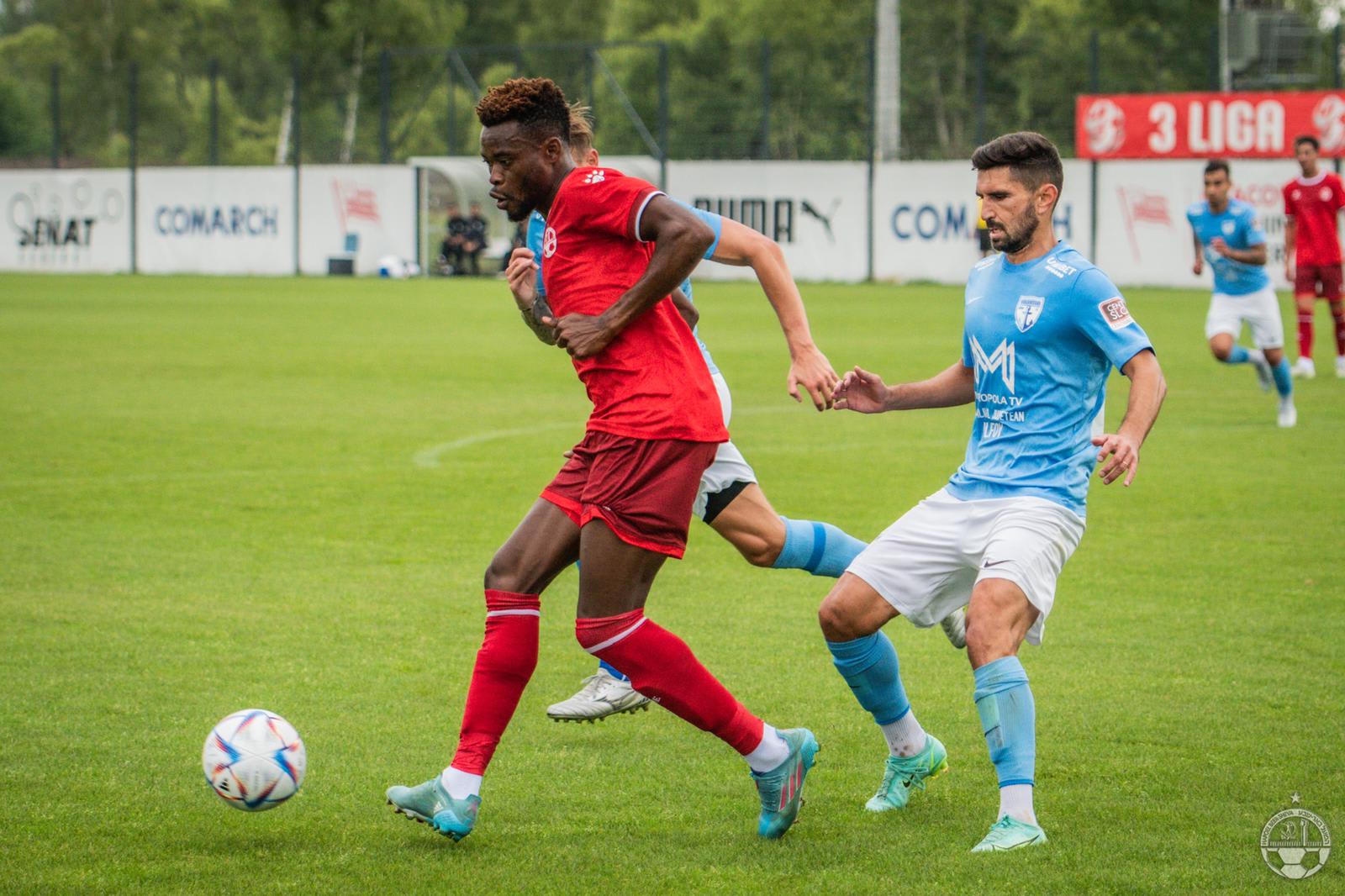 שחקן הפועל באר שבע יוג'ין אנסה