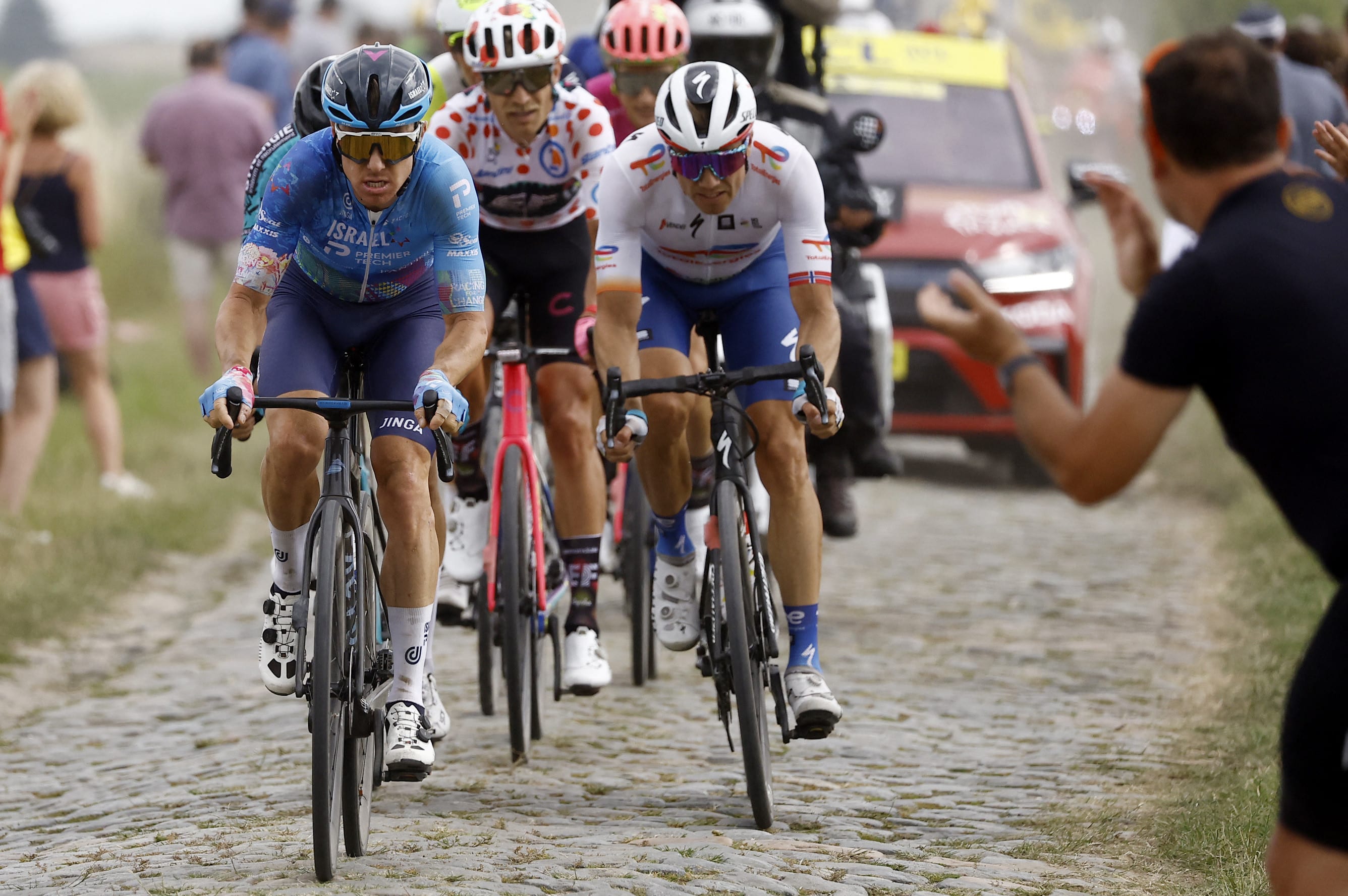 סיימון קלארק, הרוכב האוסטרלי של ישראל פרמייר טק, ניצח את הקטע החמישי של טור דה פראנס