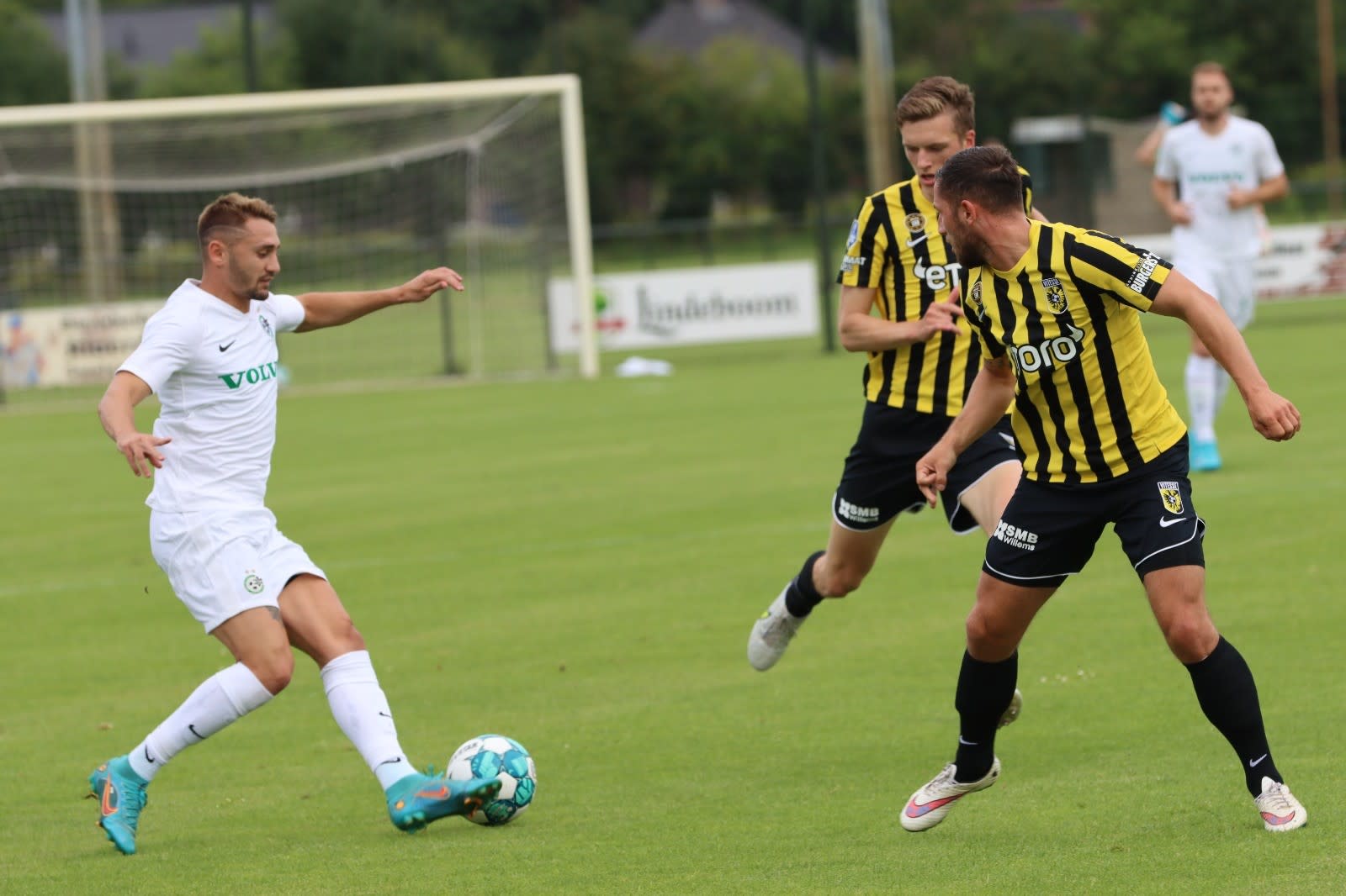 עומר אצילי שחקן מכבי חיפה מול ויטסה במשחק הכנה