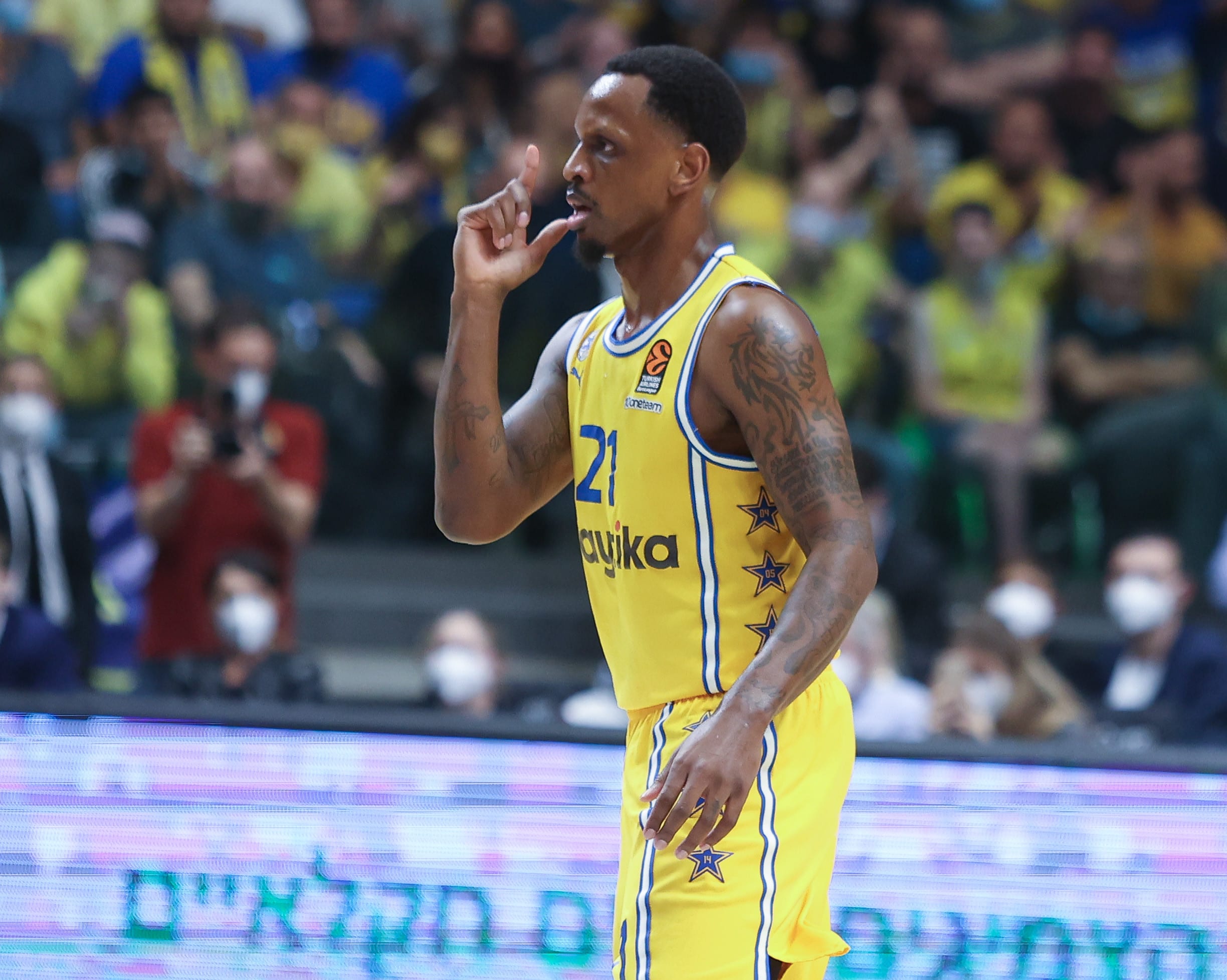 ג'יימס נאנלי שחקן מכבי תל אביב