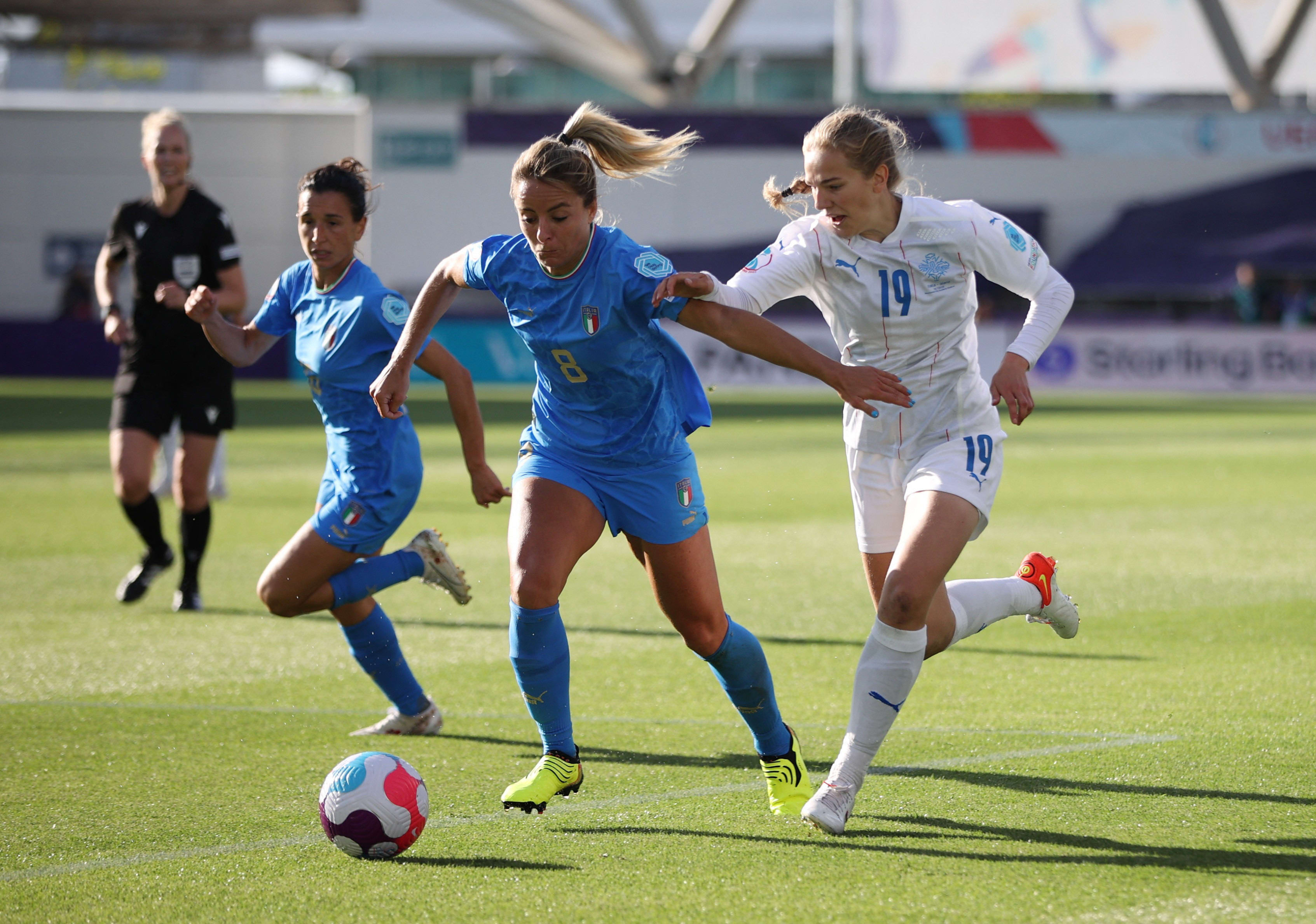 מרטינה רוסוקי נבחרת איטליה נגד איסלנד