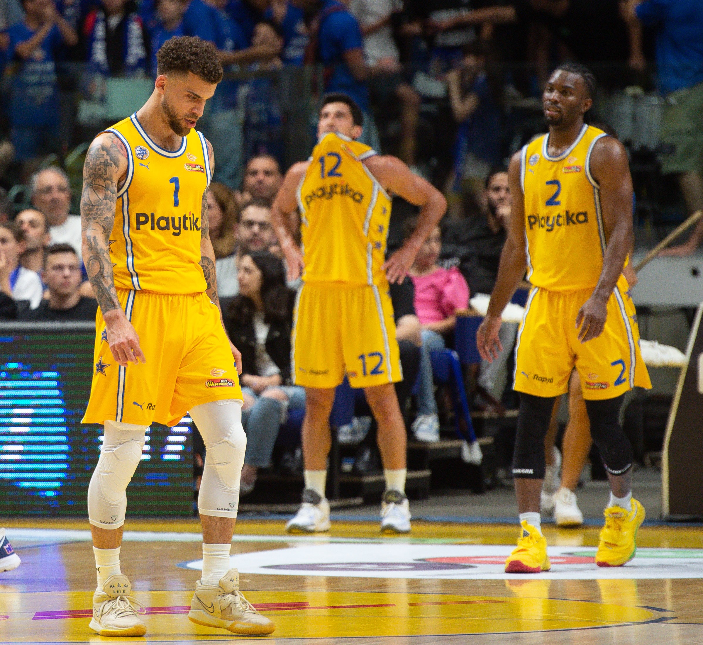 שחקני מכבי תל אביב סקוטי ווילבקין, ג'ון דיברתולומאו, קינן אוואנס מאוכזבים