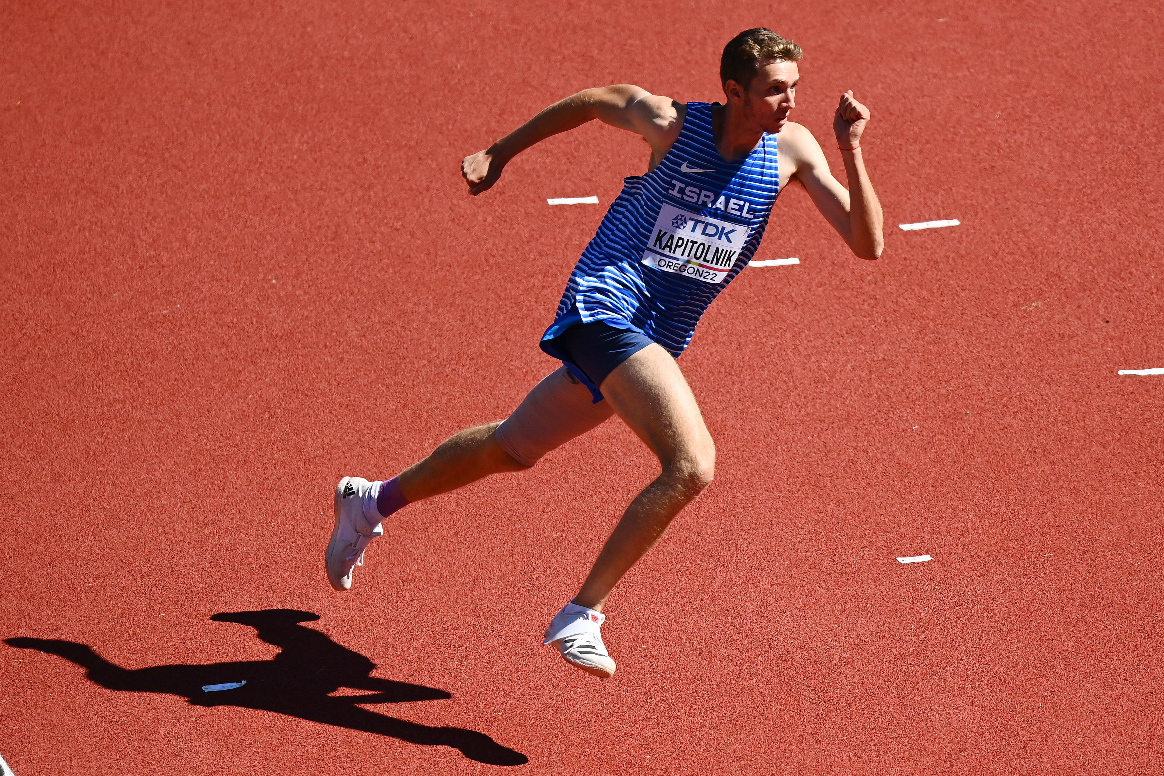 יונתן קפיטולניק קופץ לגובה ישראלי