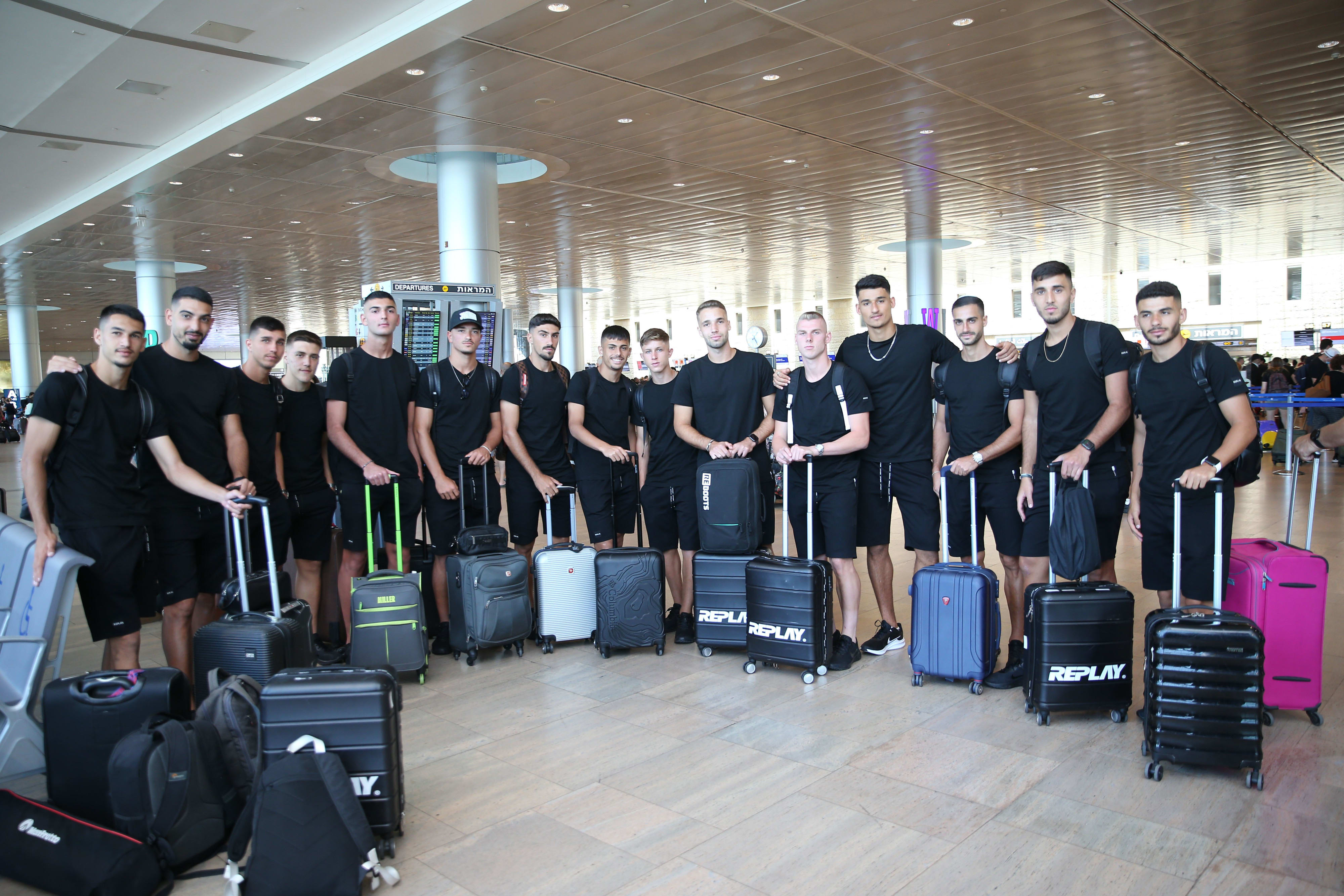 שחקני בית"ר ירושלים יוצאים למחנה אימונים