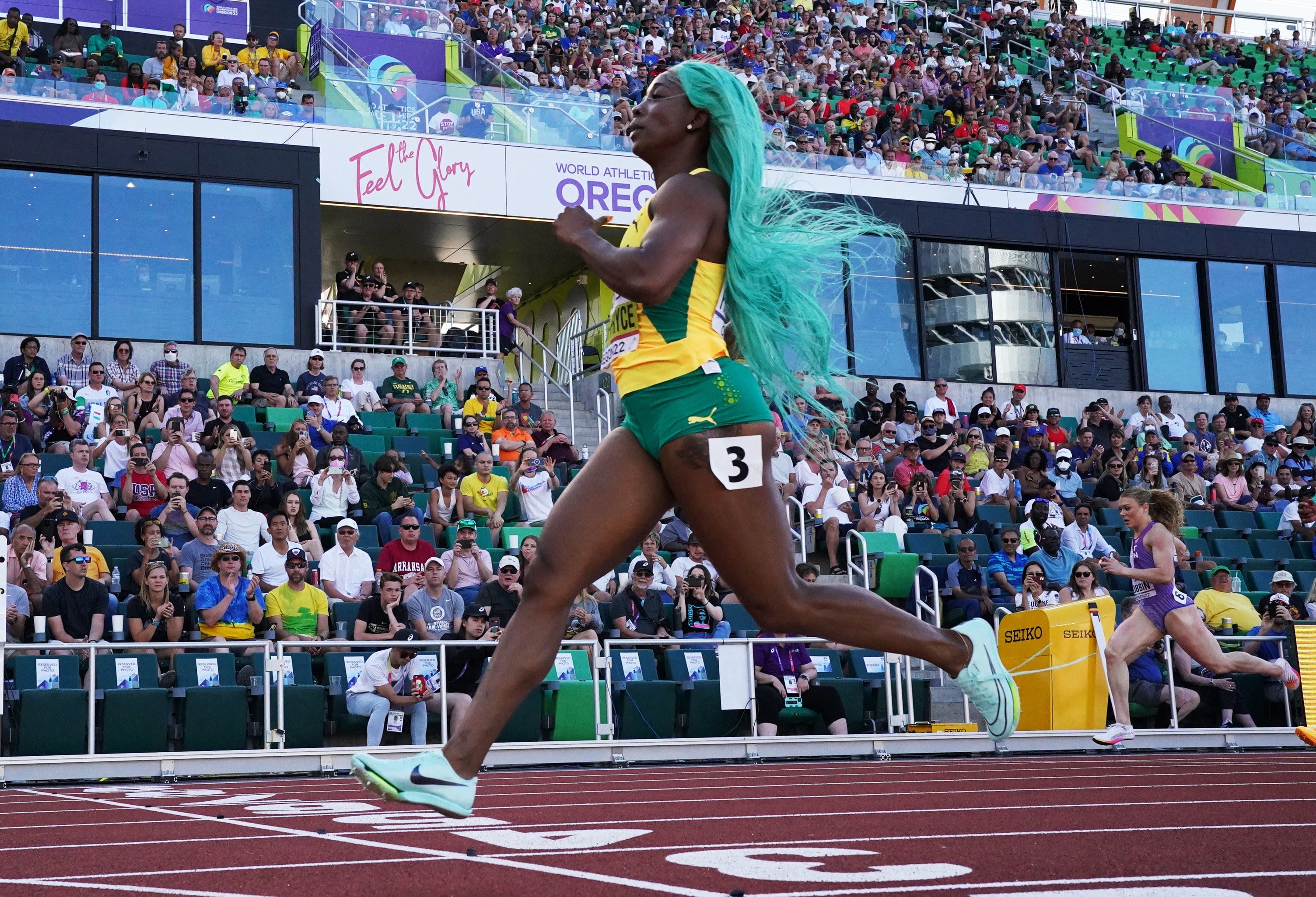 הרצה הג'מייקנית שלי אן פרייז'ר פרייס מציגה פאה ירוקה באליפות העולם