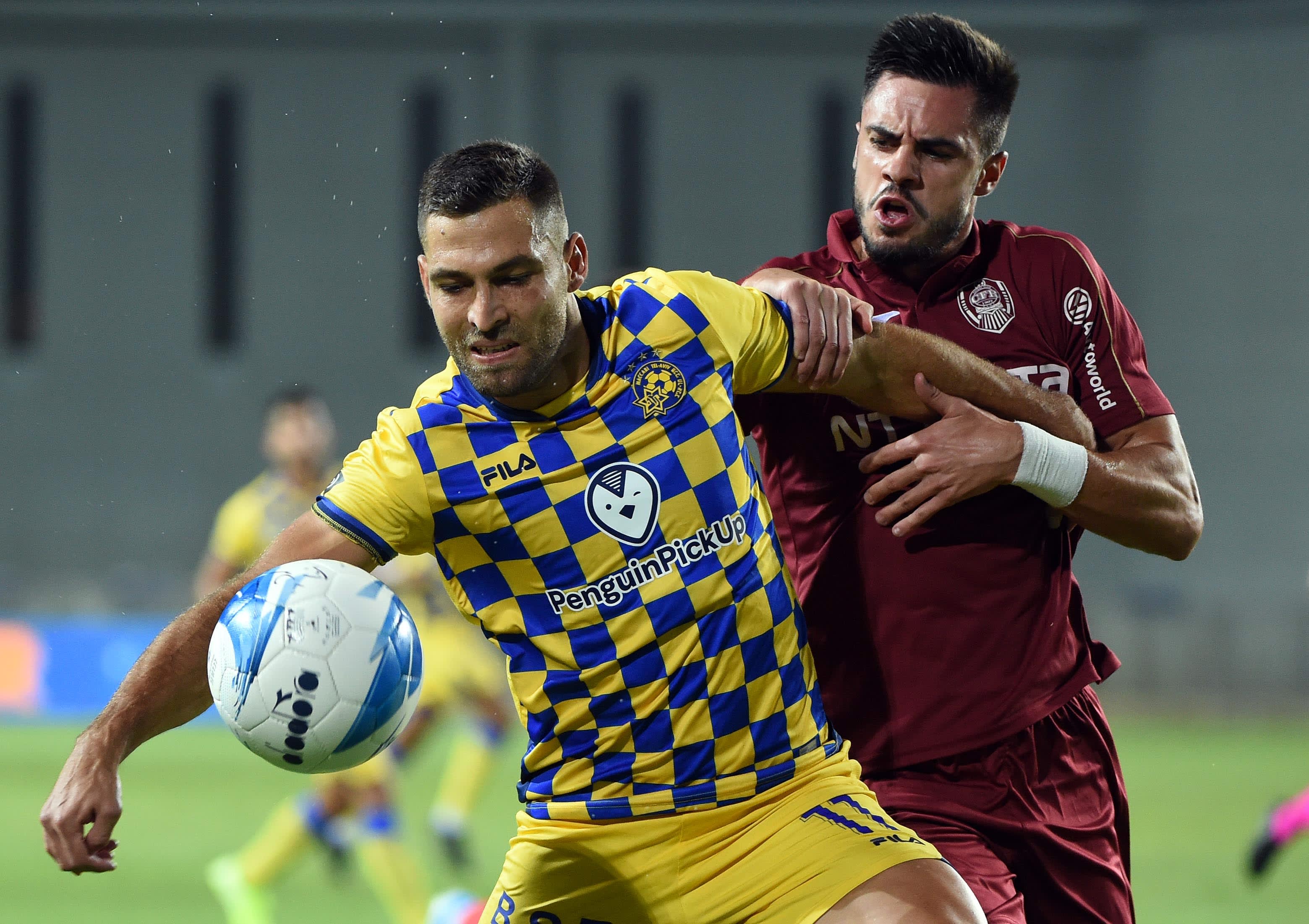 איתי שכטר שחקן מכבי תל אביב מול קלוז'