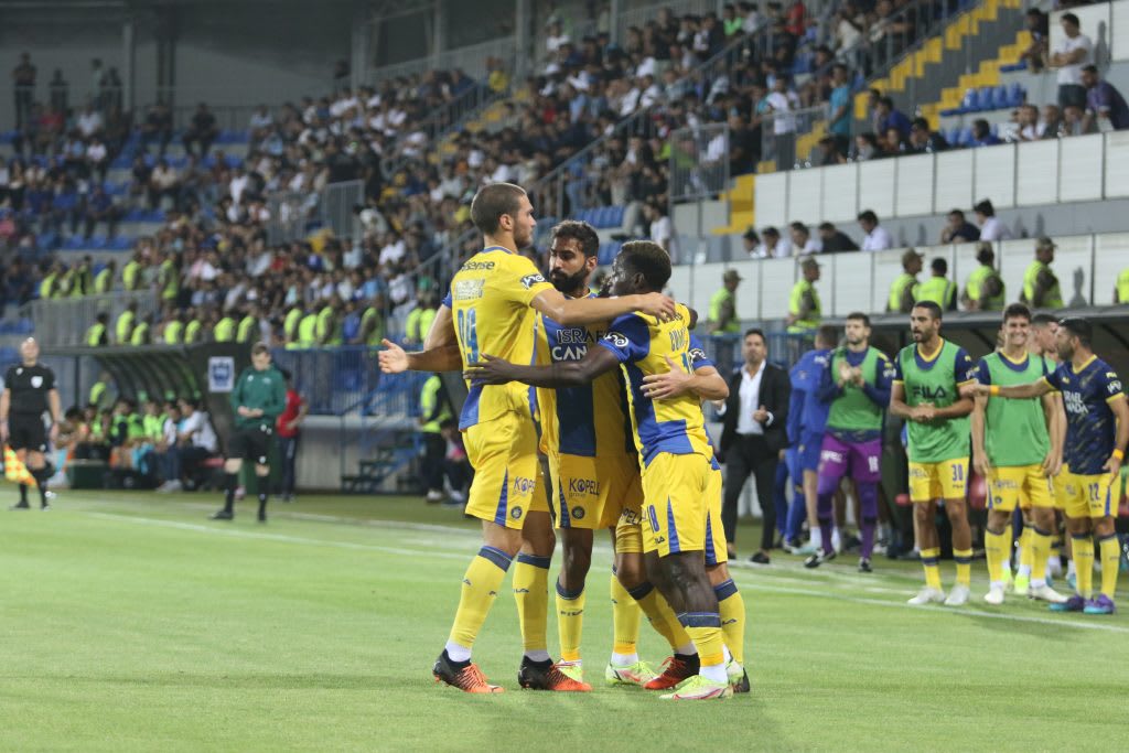 שחקני מכבי תל אביב ג'ורג'ה יובאנוביץ', אופיר דוידזאדה