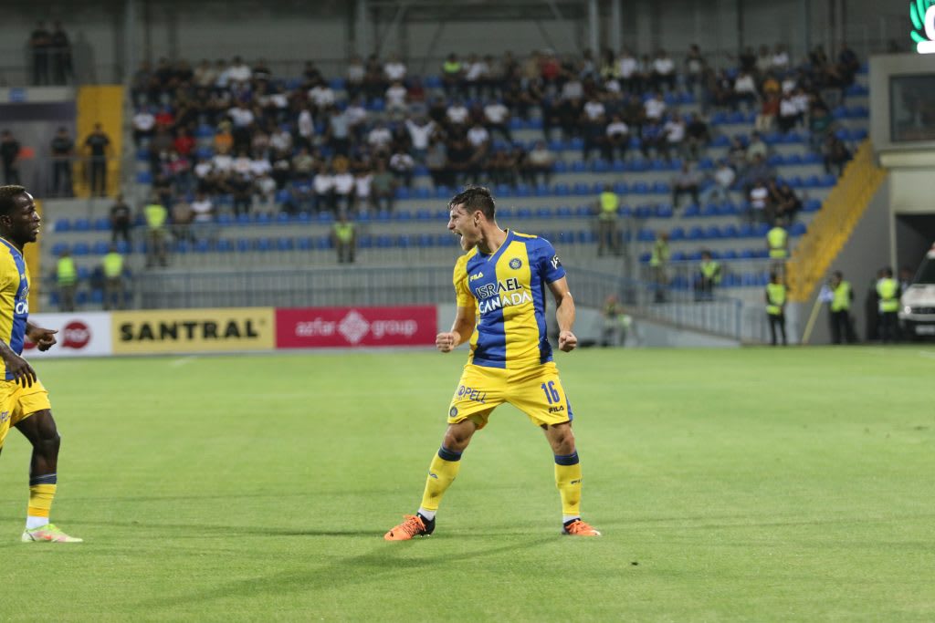 שחקן מכבי תל אביב גבי קניקובסקי