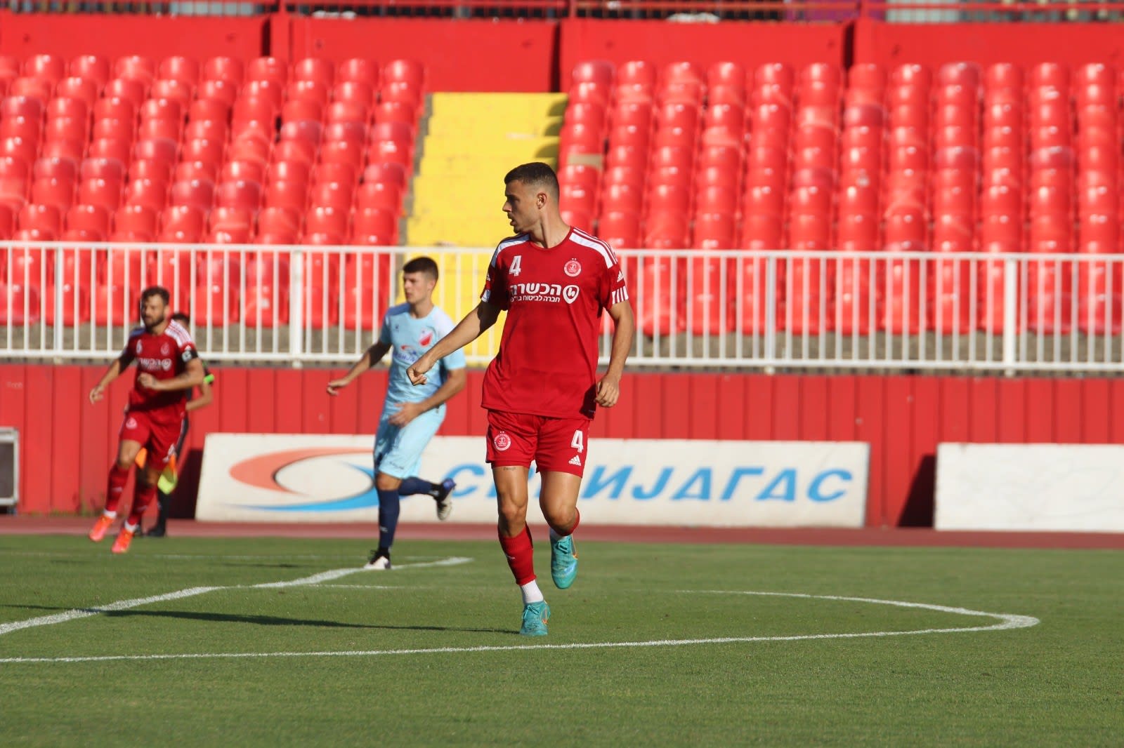 שחקן הפועל תל אביב סתיו למקין