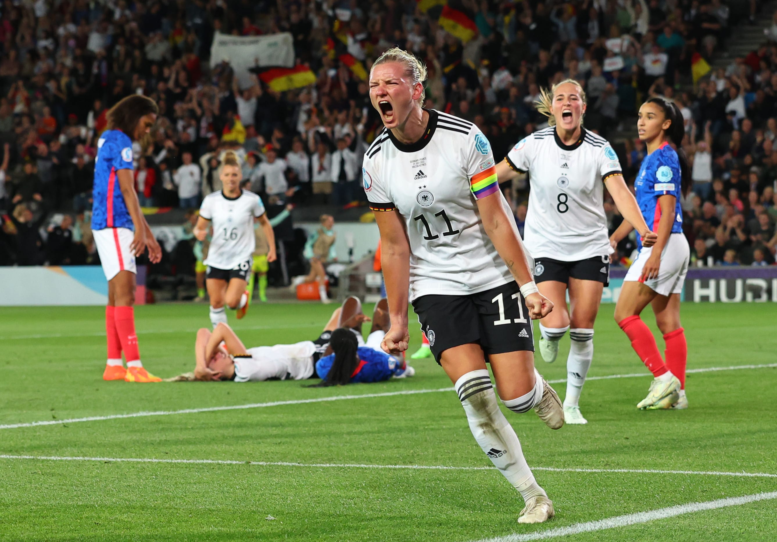 אלכסנדרה פופ, שחקנית נבחרת גרמניה