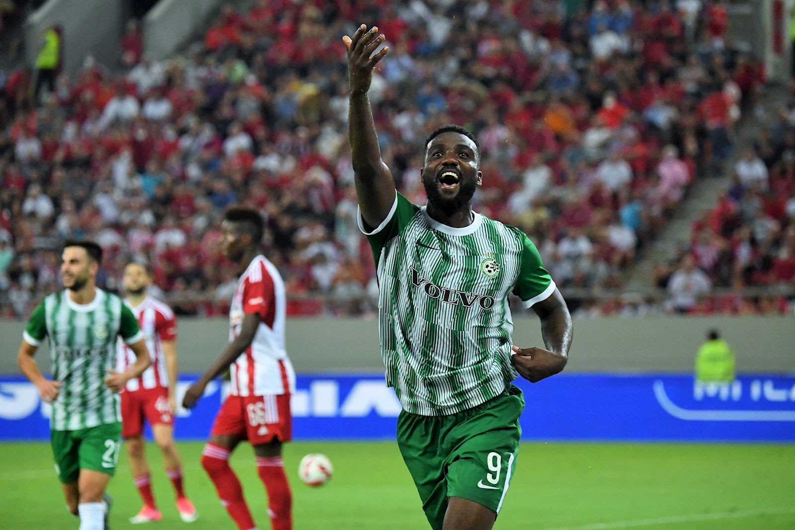 פרנזי פיירו שחקן מכבי חיפה חוגג שער