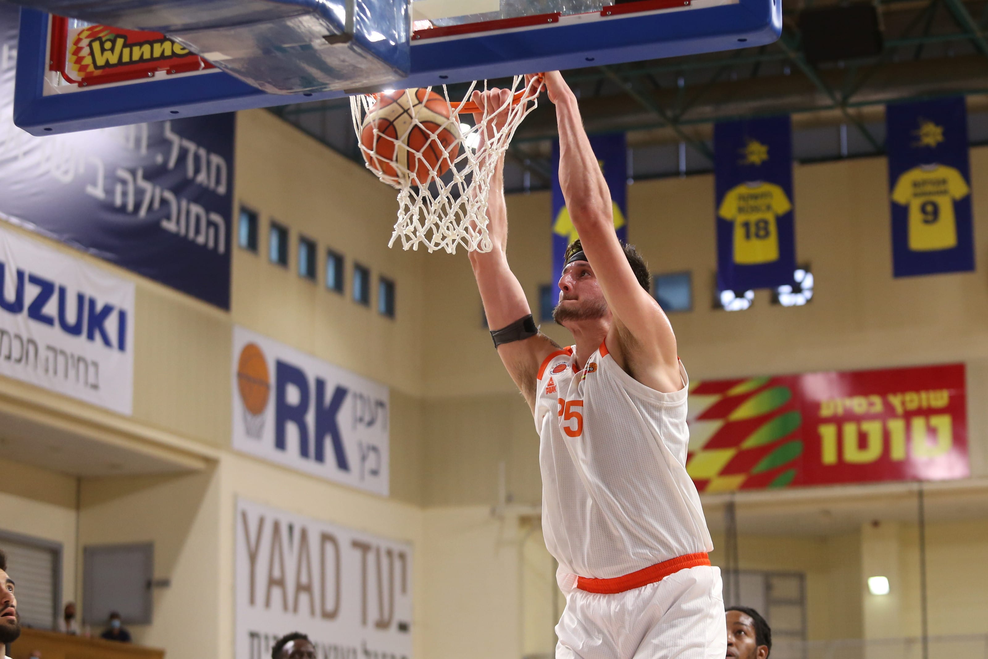 שחקן מכבי ראשון לציון זאק הנקינס