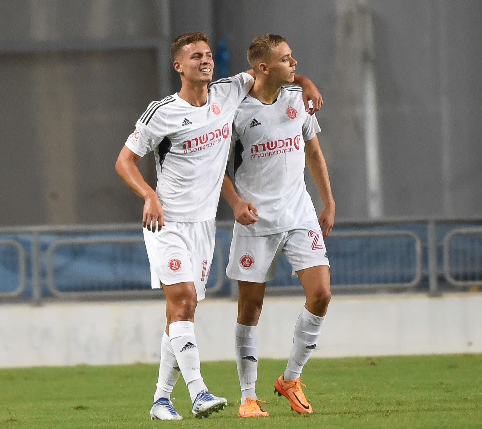 שחקני הפועל תל אביב, עומר סניור, אל ים קנצפולסקי